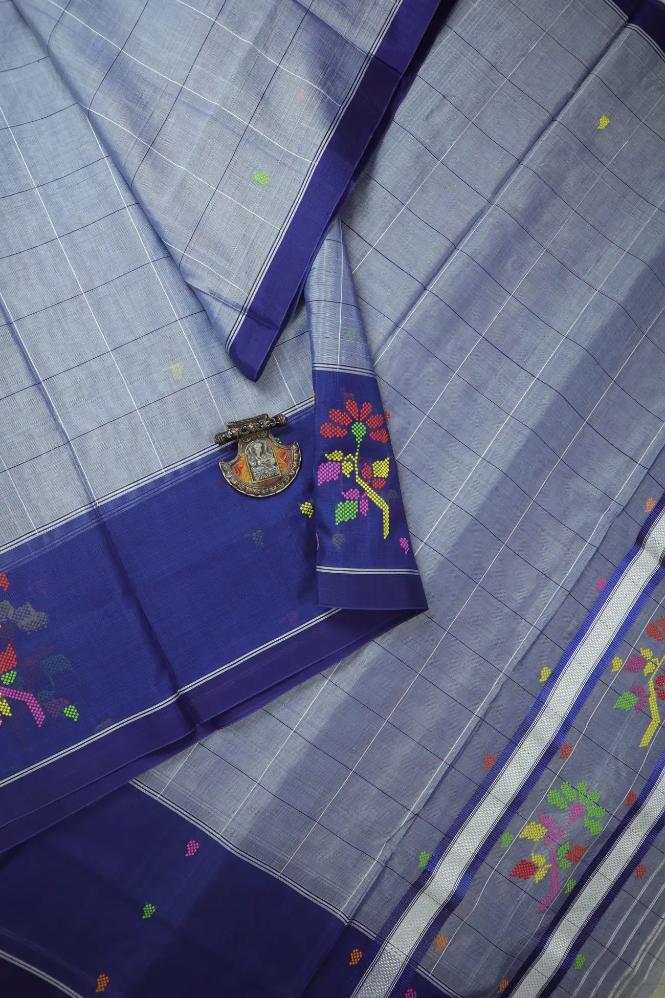 blue-flower-chedi-butta-saree-cb000547-a
