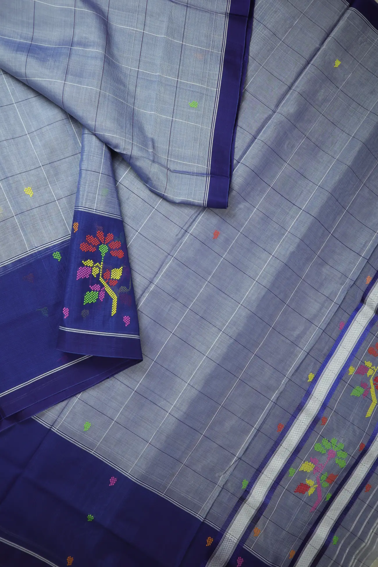 blue-flower-chedi-butta-saree-cb000547-b