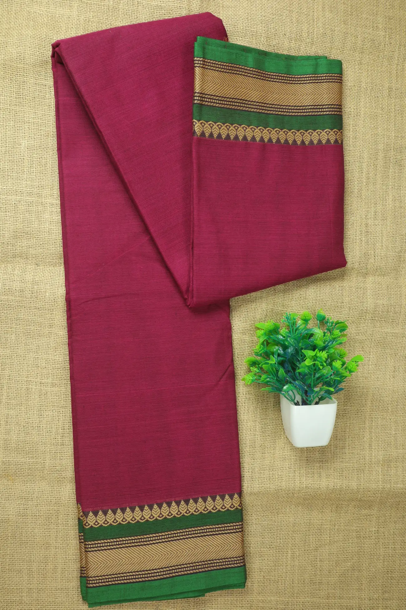 dark-magenta-leaf-malarkodi-saree-mk008467-a