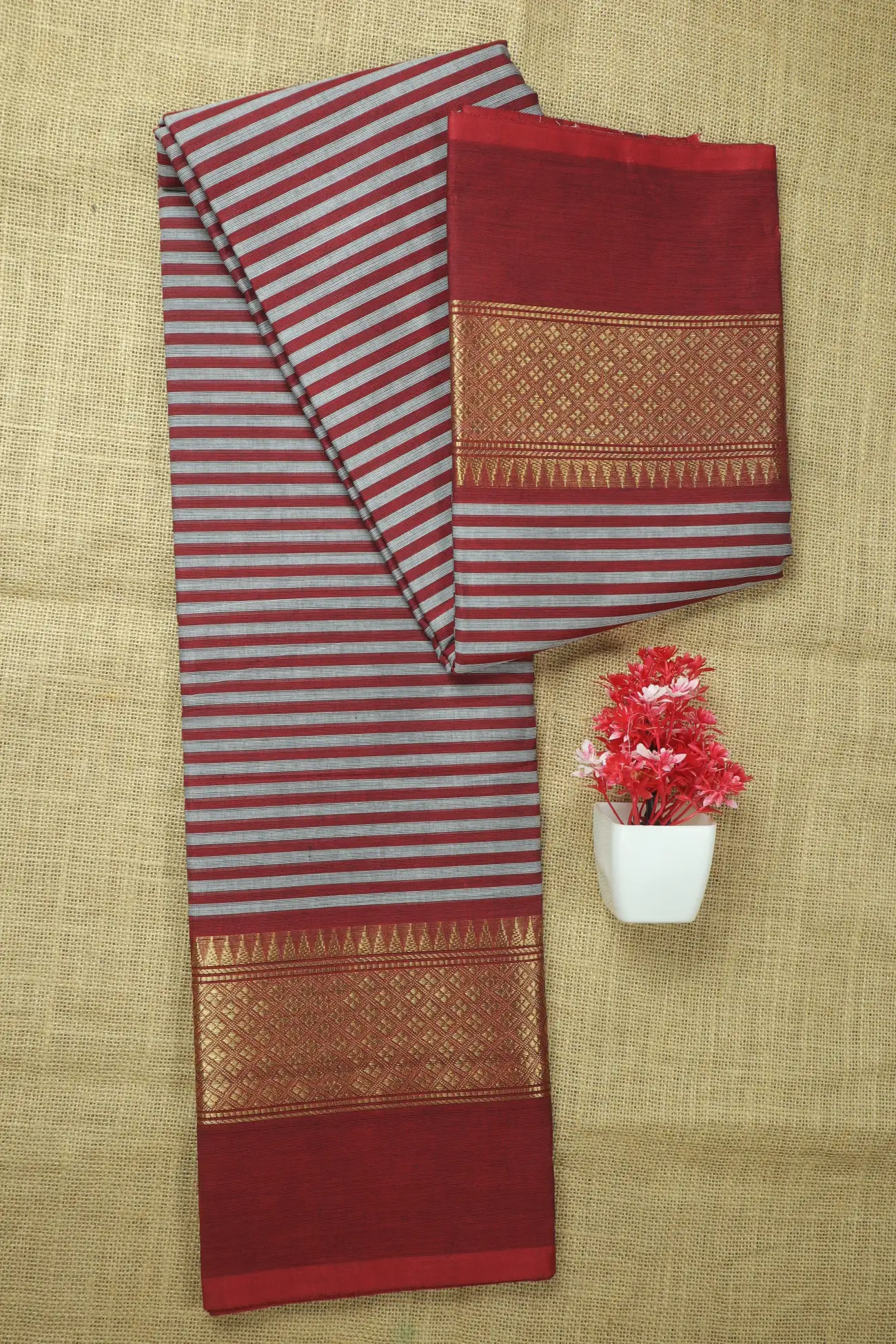 maroon-oosi-gopuram-malarkodi-saree-mk008459-a
