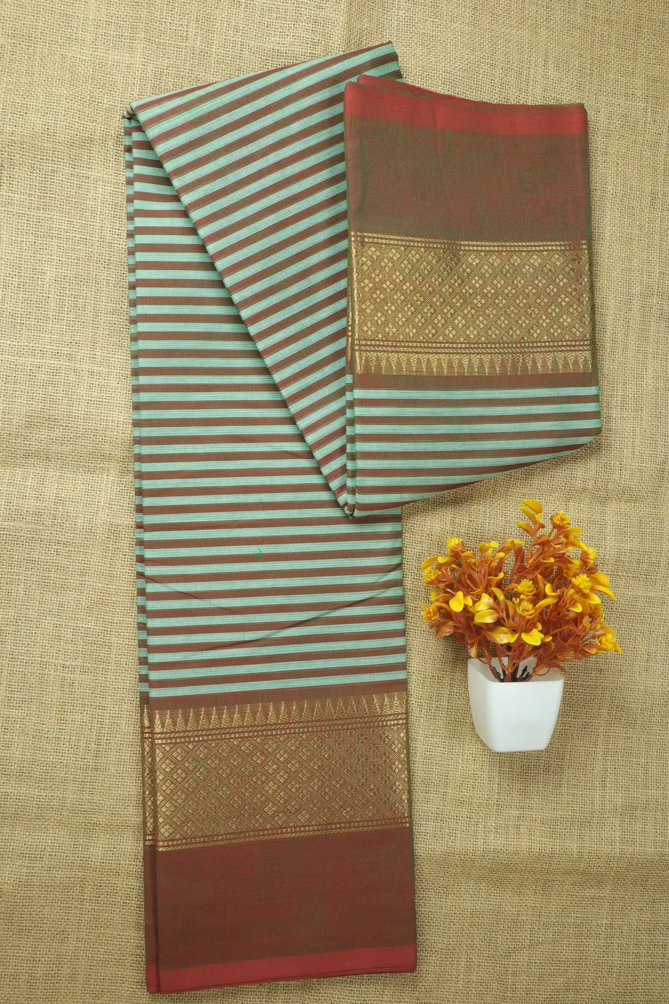 pista-green-oosi-gopuram-flower-malarkodi-saree-mk008474-a