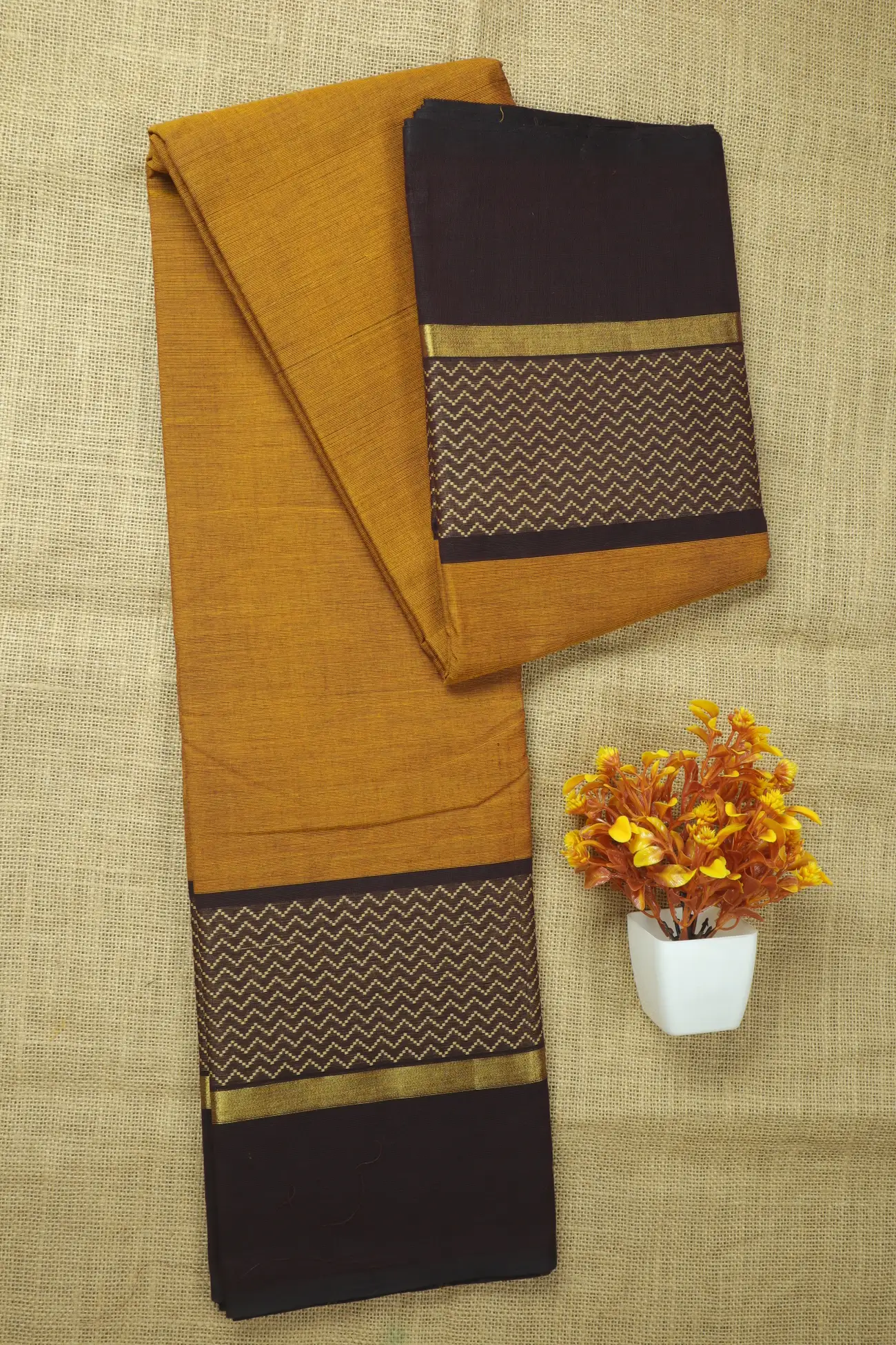 rust-zigzag-malarkodi-saree-mk008454-a