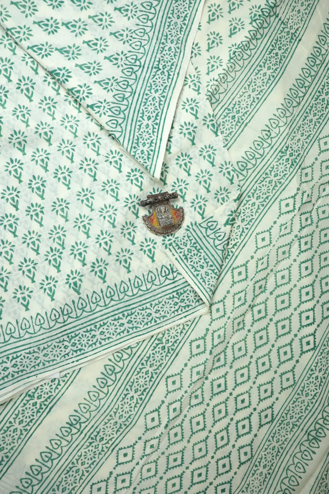 white-flower-mulmul-cotton-saree-mm001981-a