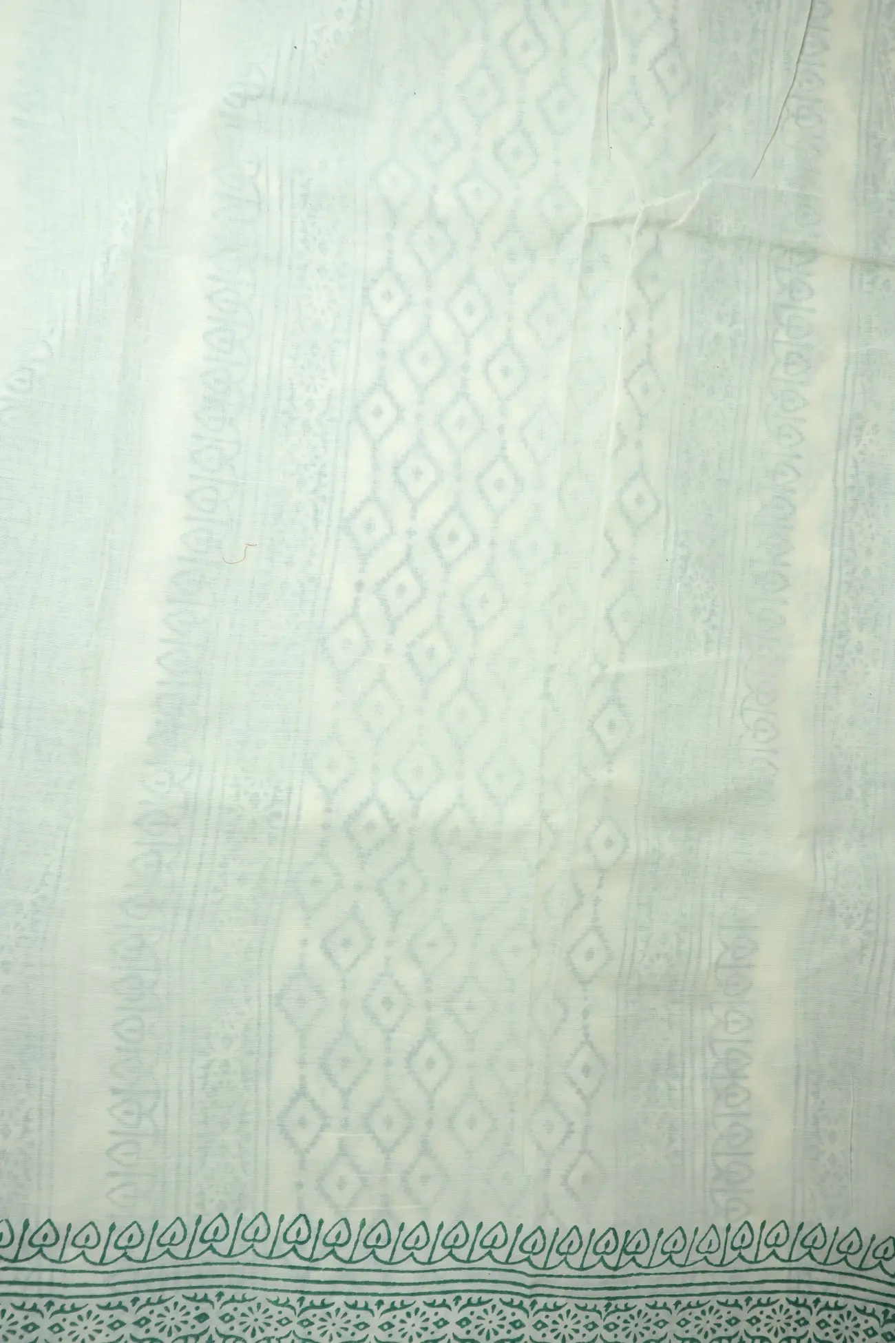 white-flower-mulmul-cotton-saree-mm001981-c