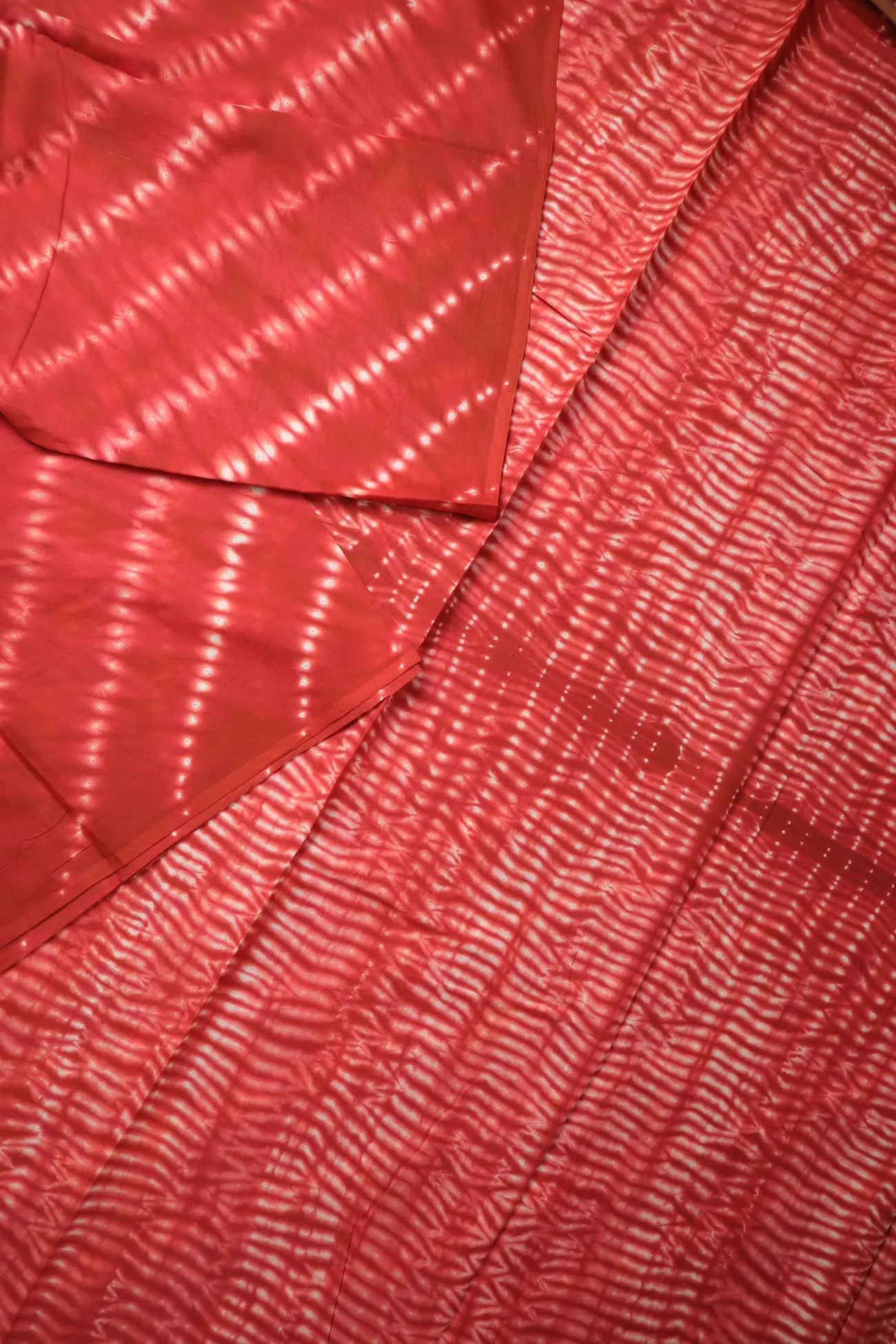 red-batik-mulmul-cotton-saree-mm001985-b