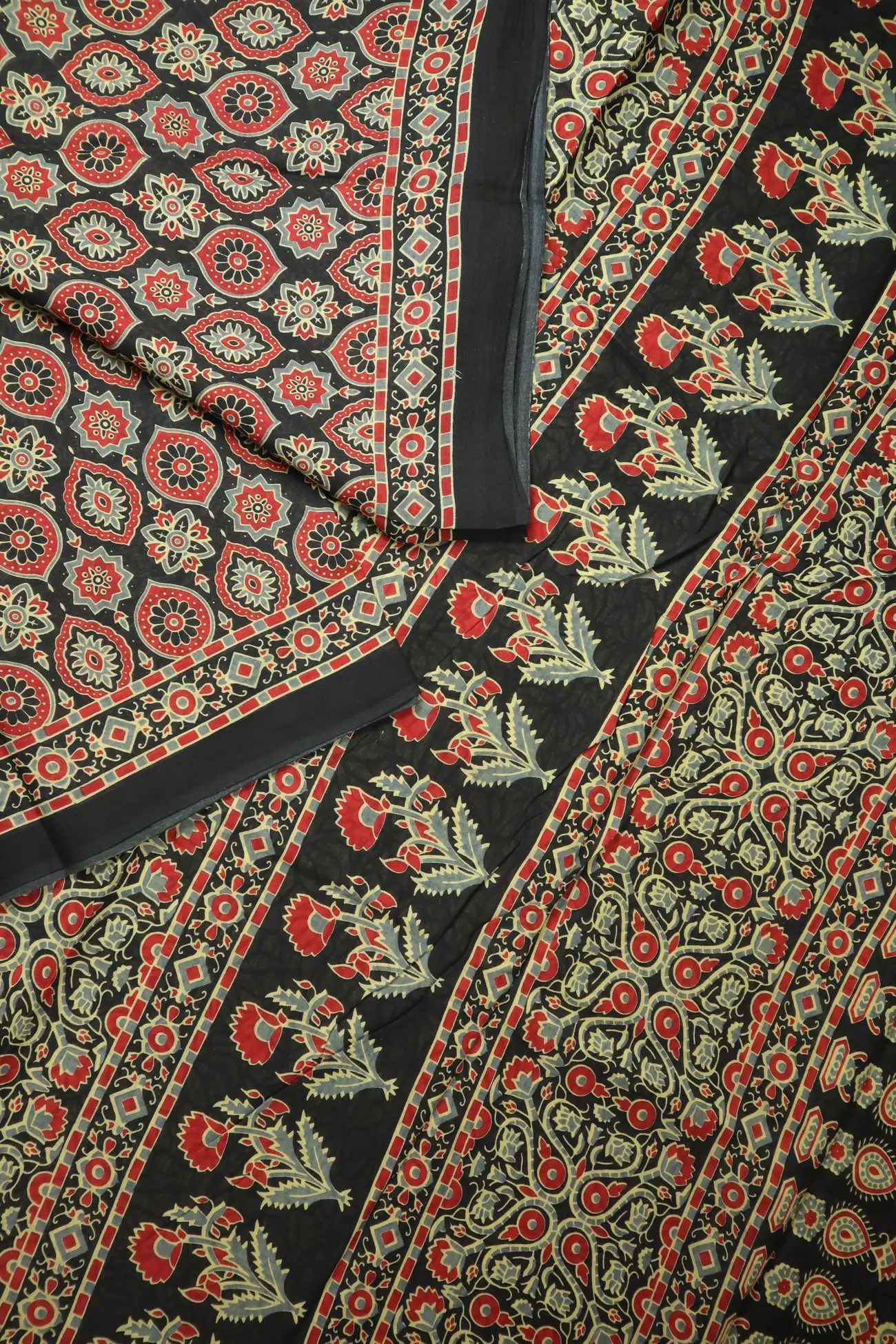 black-flower-ajrakh-mulmul-cotton-saree-mm001971-b