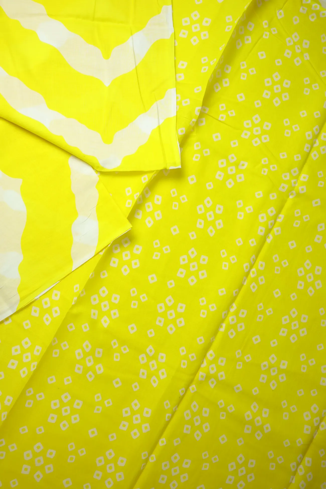yellow-batik-mulmul-cotton-saree-mm002001-b