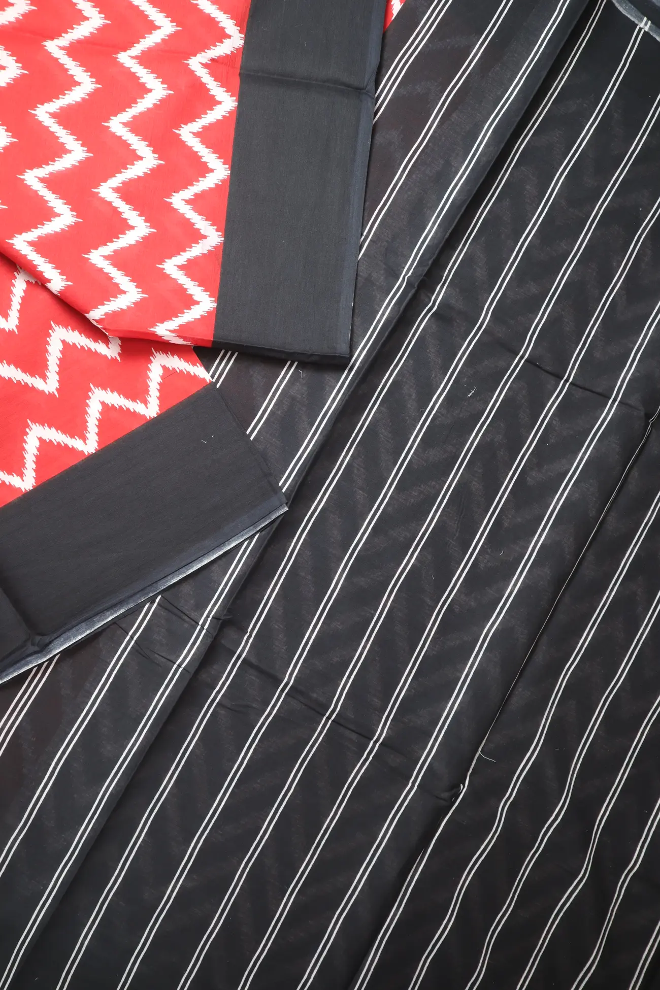red-zigzag-mulmul-cotton-saree-mm002004-b