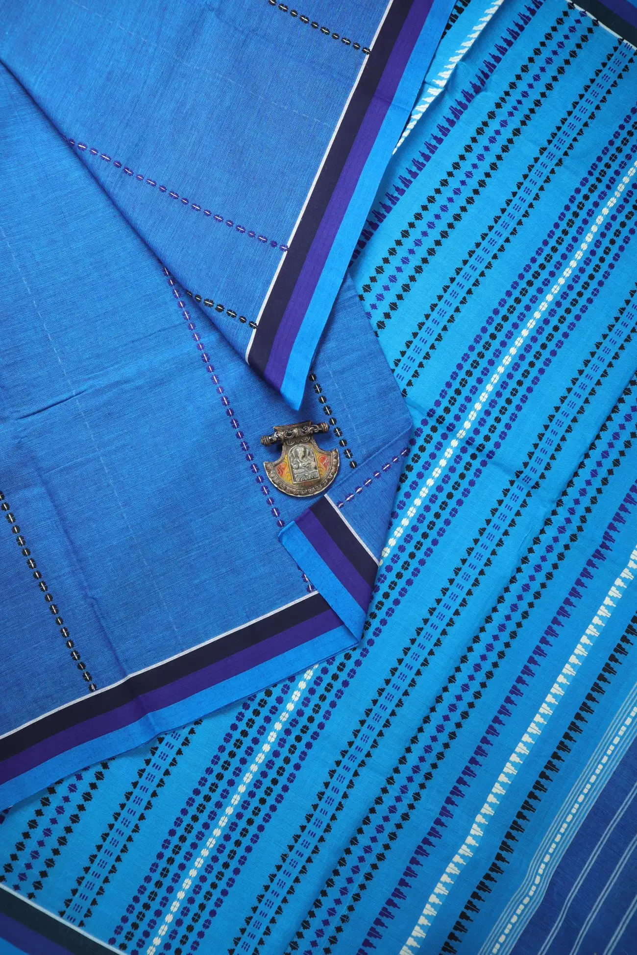 blue-vertical-stripes-begumpuri-saree-kv001540-a