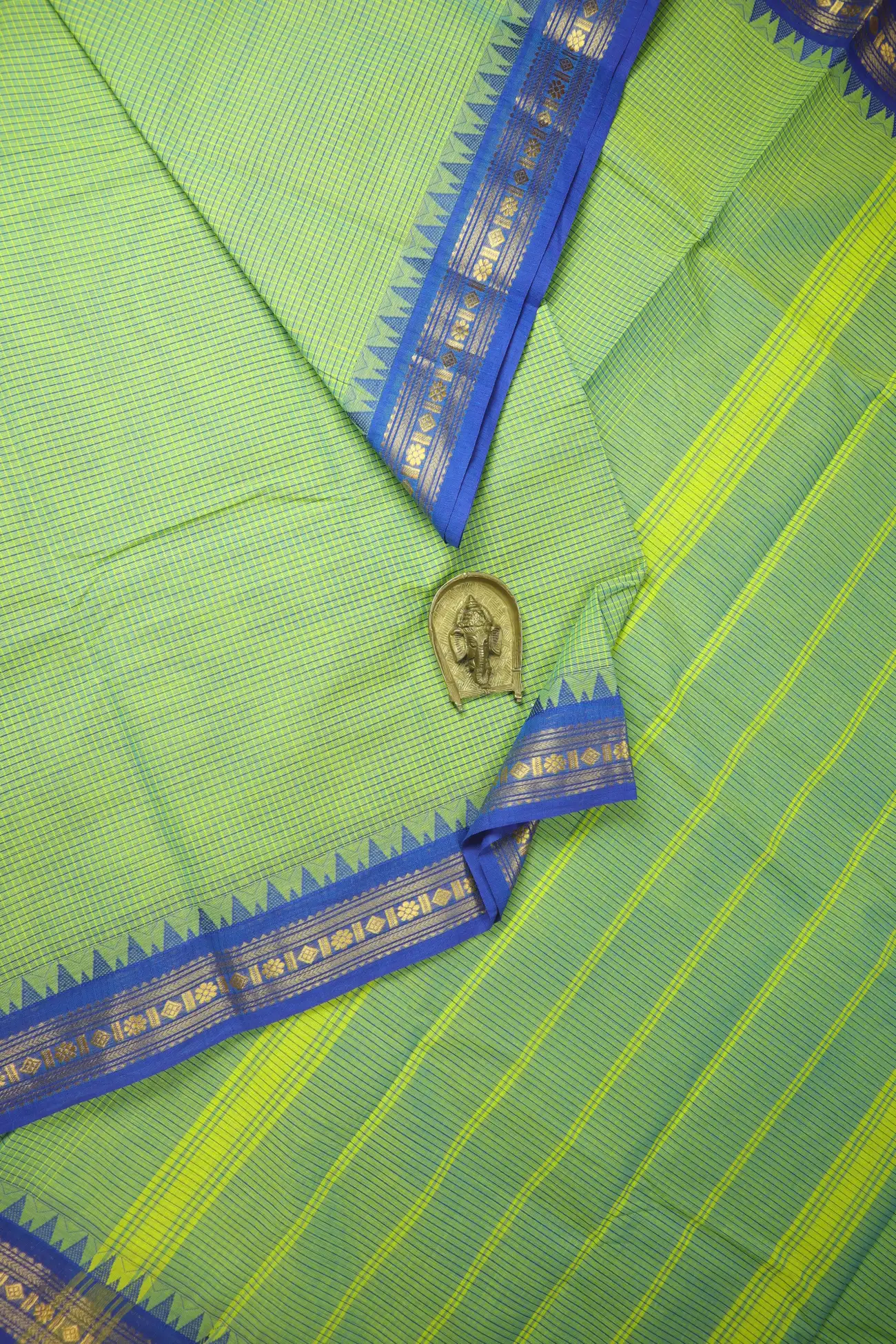 green-diamoned-temple-grand-chettinad-saree-gc002965-a