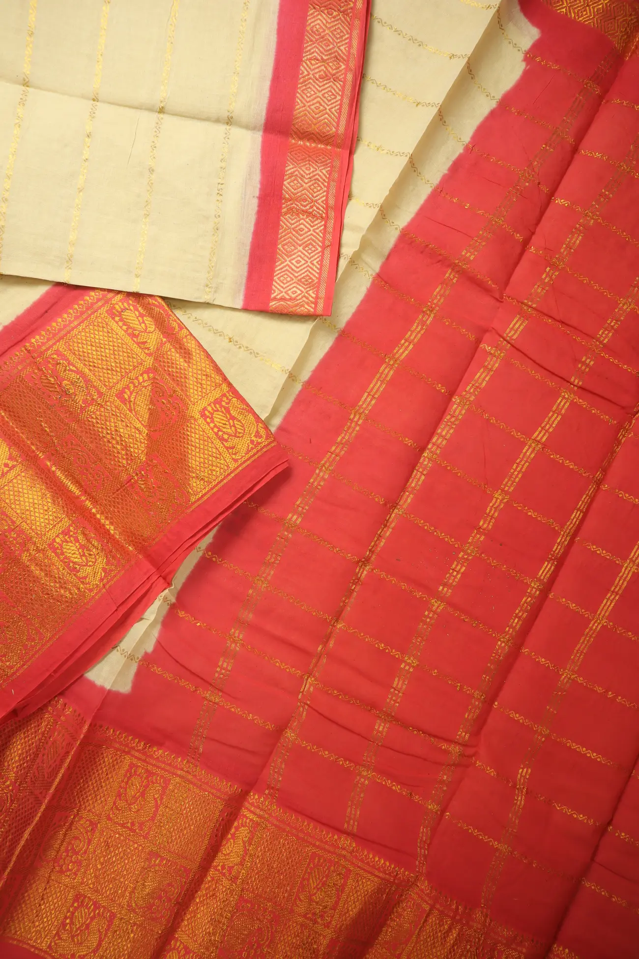 ivory-peacock-veldhari-madurai-sungudi-saree-ss006710-b