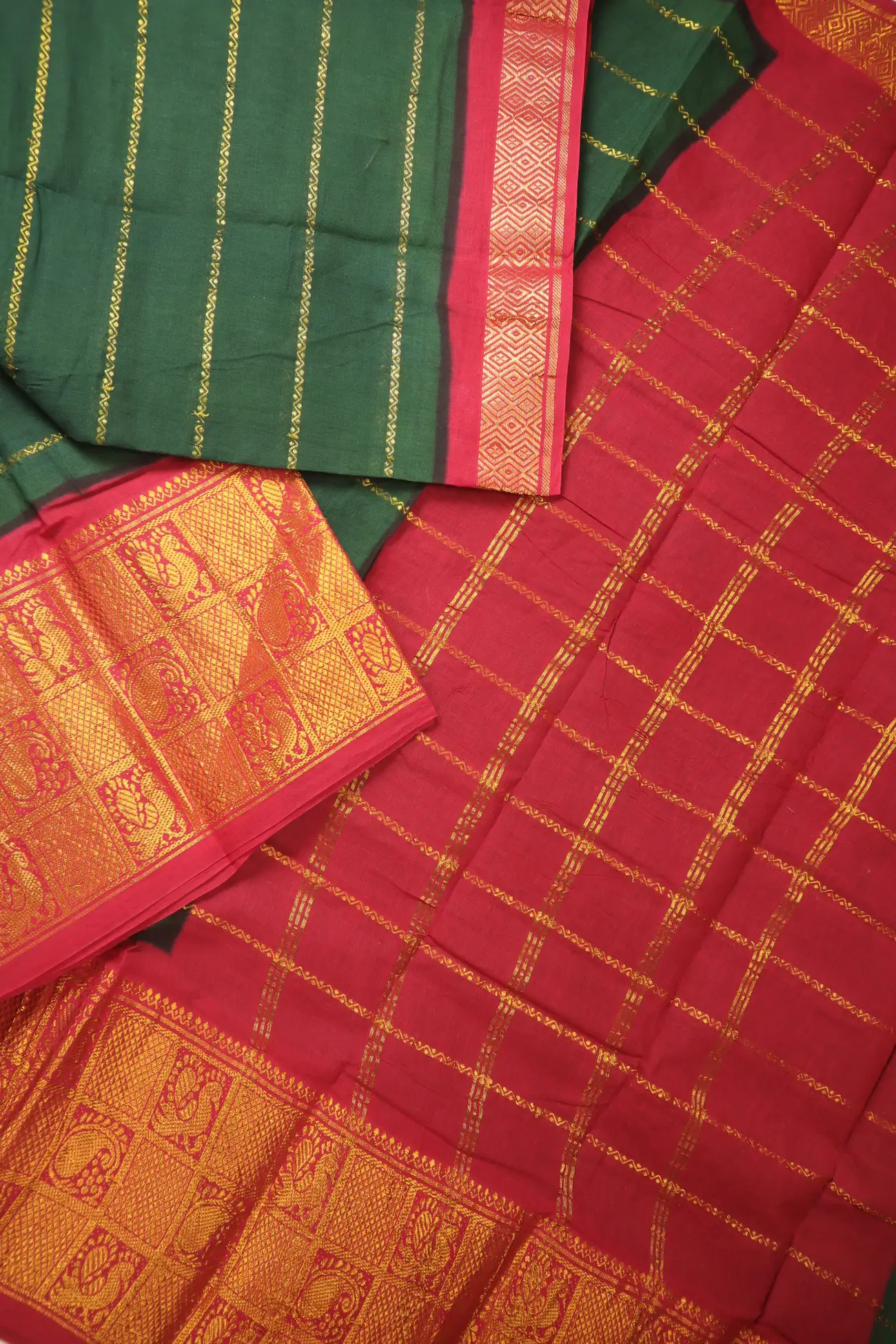 dark-green-peacock-veldhari-madurai-sungudi-saree-ss006712-b