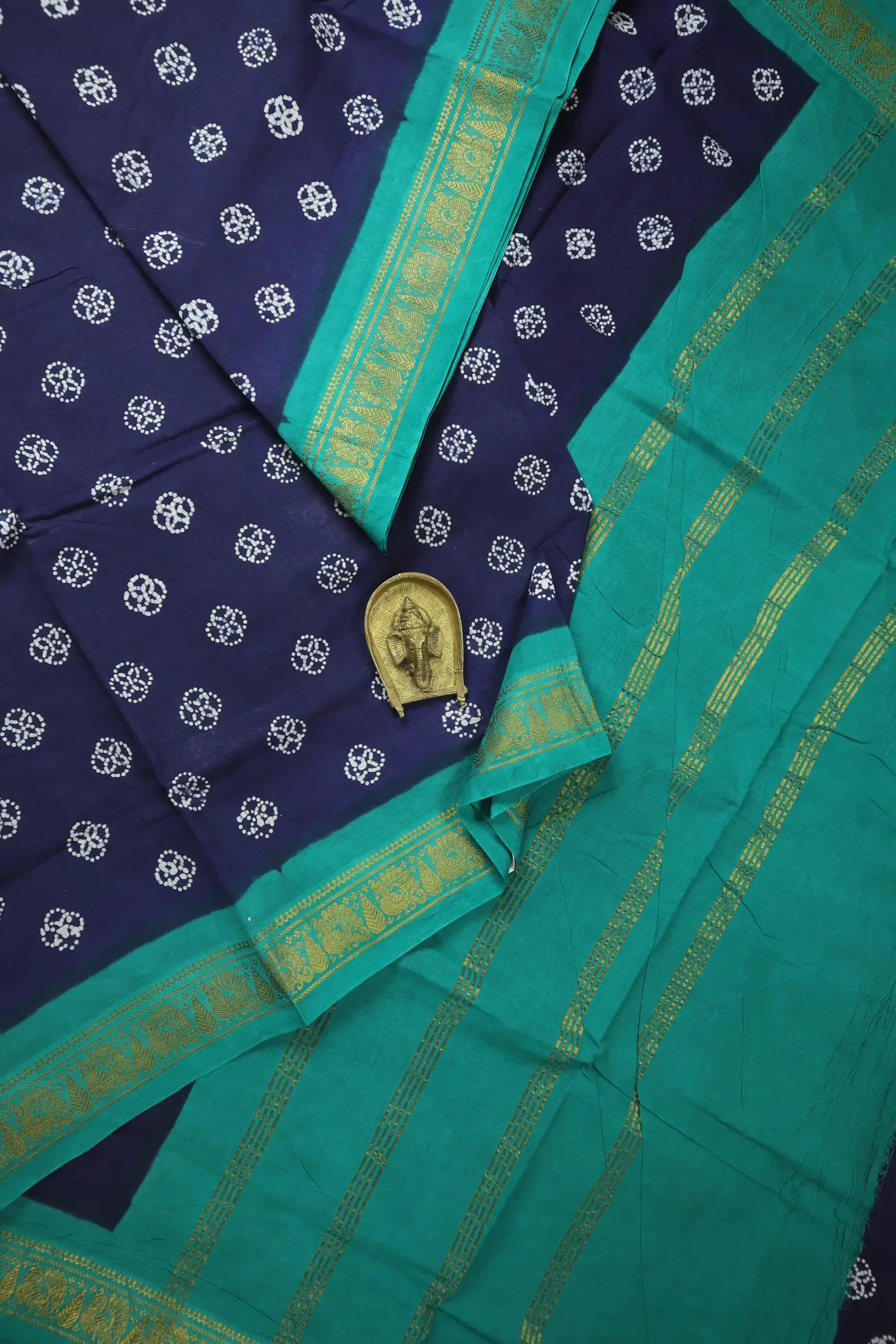 indigo-flower-peacock-madurai-sungudi-saree-ss006715-a