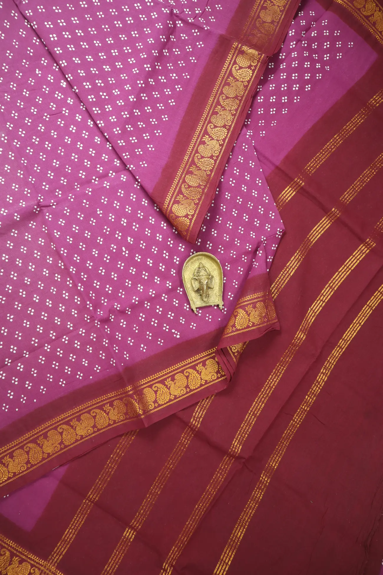 magenta-dots-peacock-mango-madurai-sungudi-saree-ss006640-a