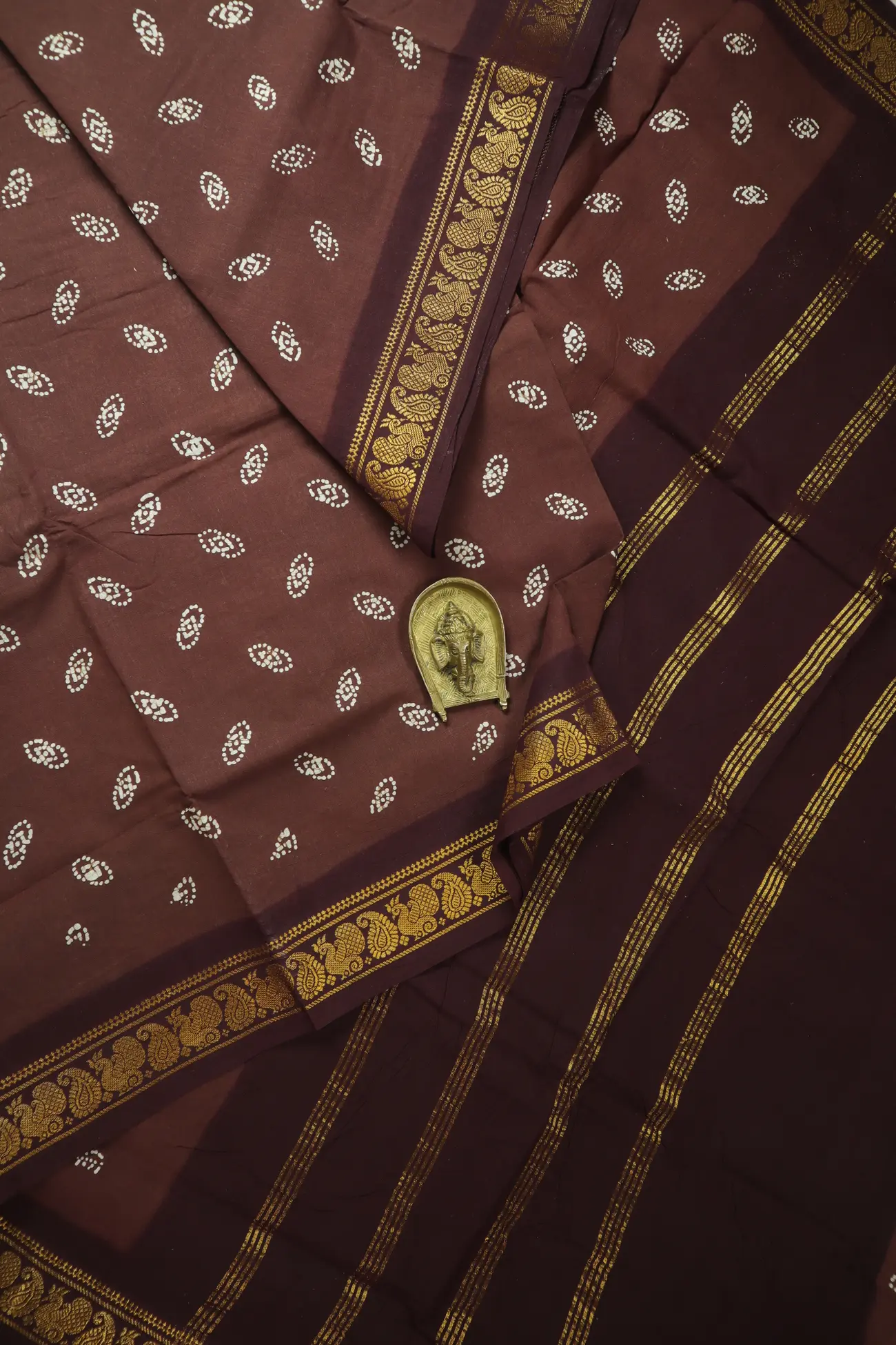 brown-peacock-mango-madurai-sungudi-saree-ss006716-a