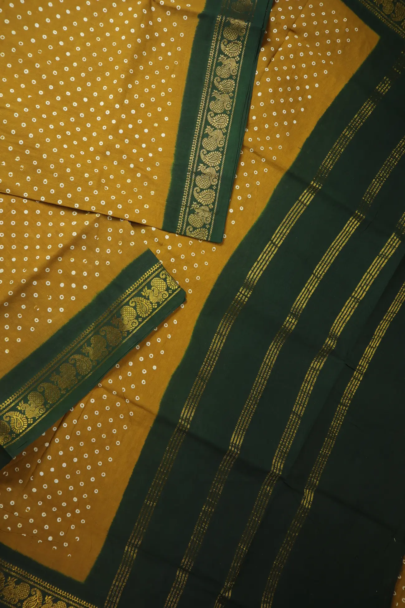 mustard-dots-peacock-mango-madurai-sungudi-saree-ss006688-b