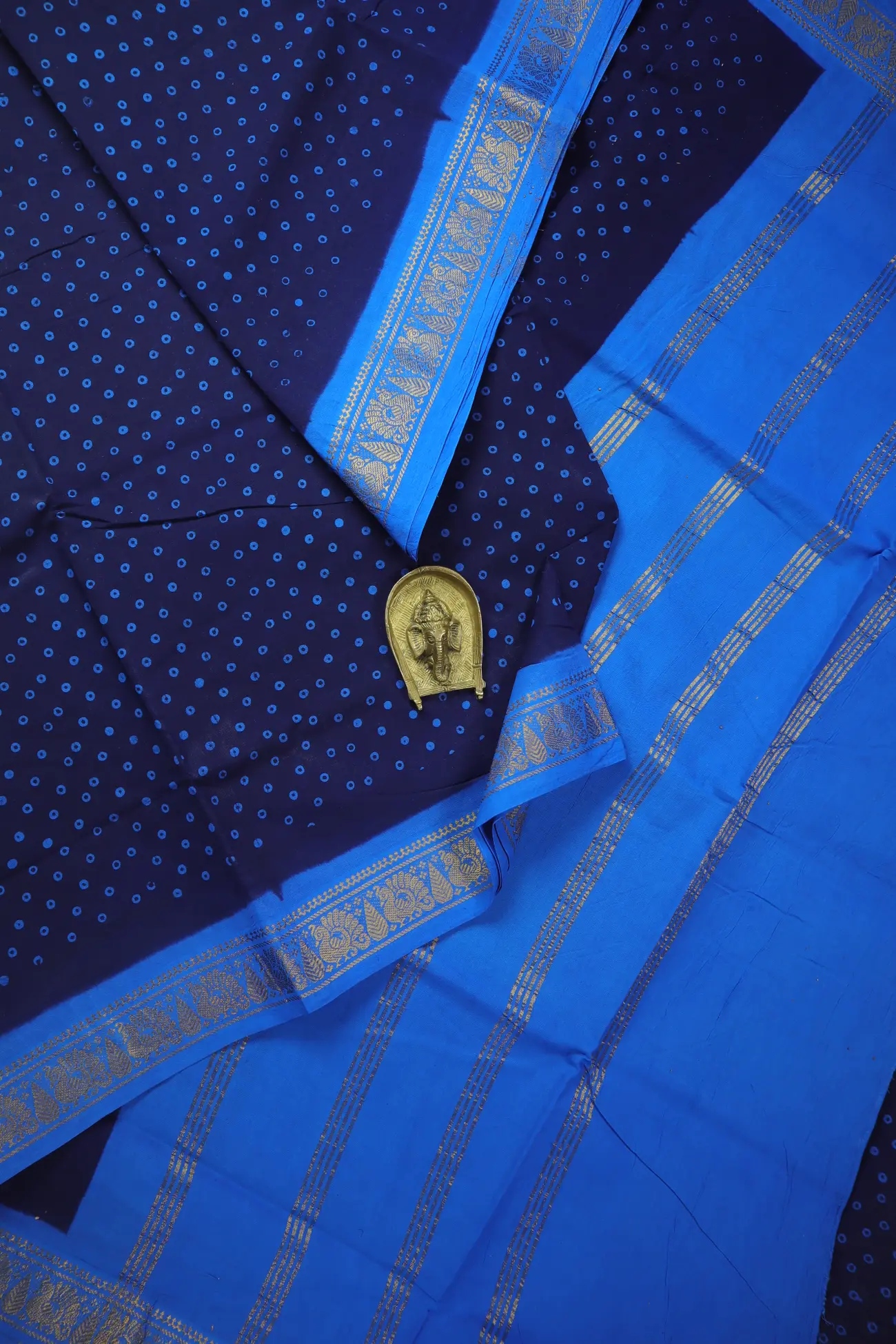 navy-dots-peacock-madurai-sungudi-saree-ss006659-a