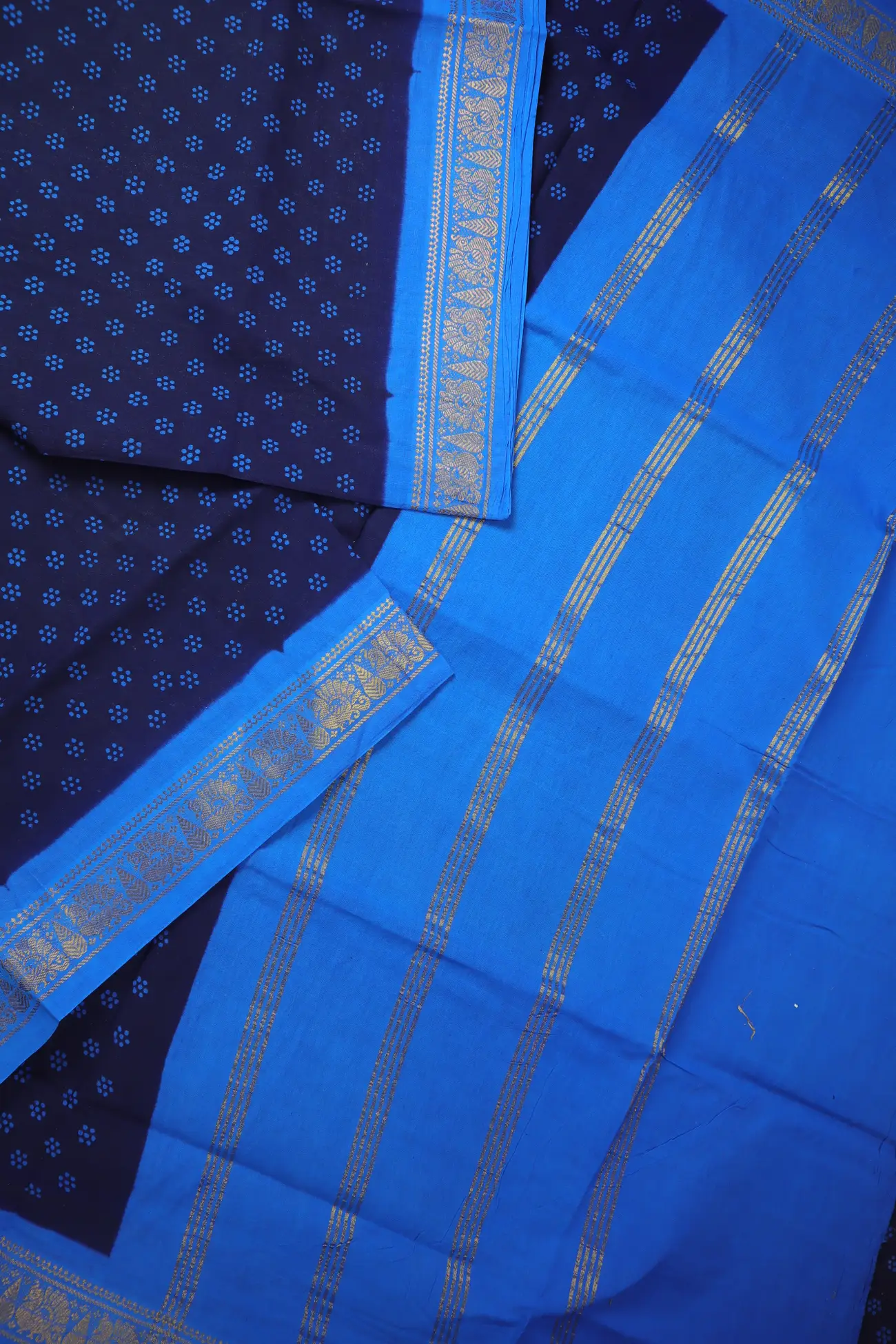 navy-dots-peacock-madurai-sungudi-saree-ss006659-b