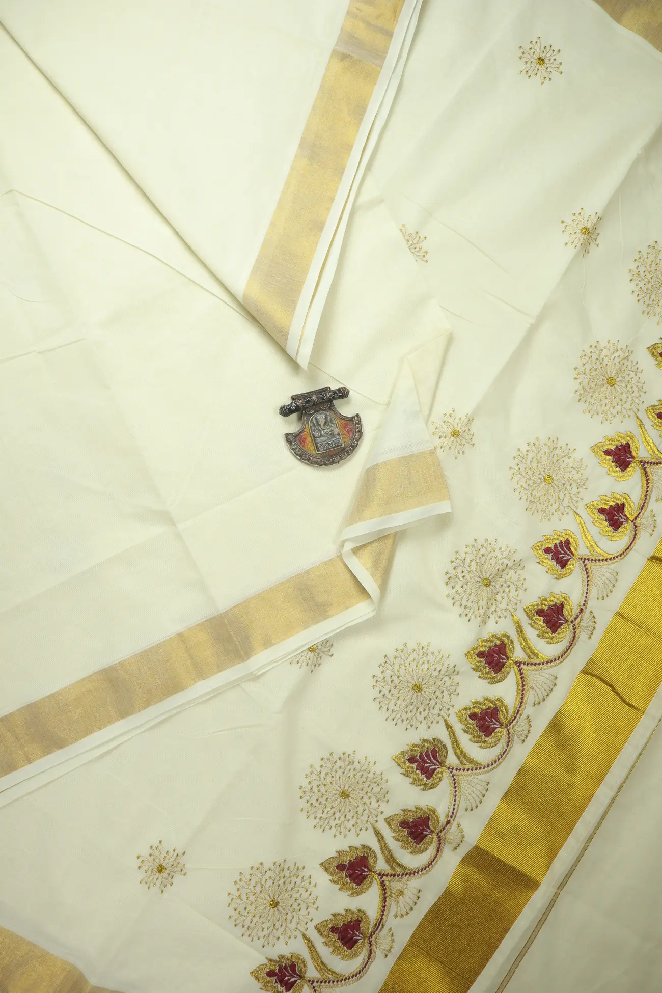 off-white-flower-kerala-saree-kls000228-a