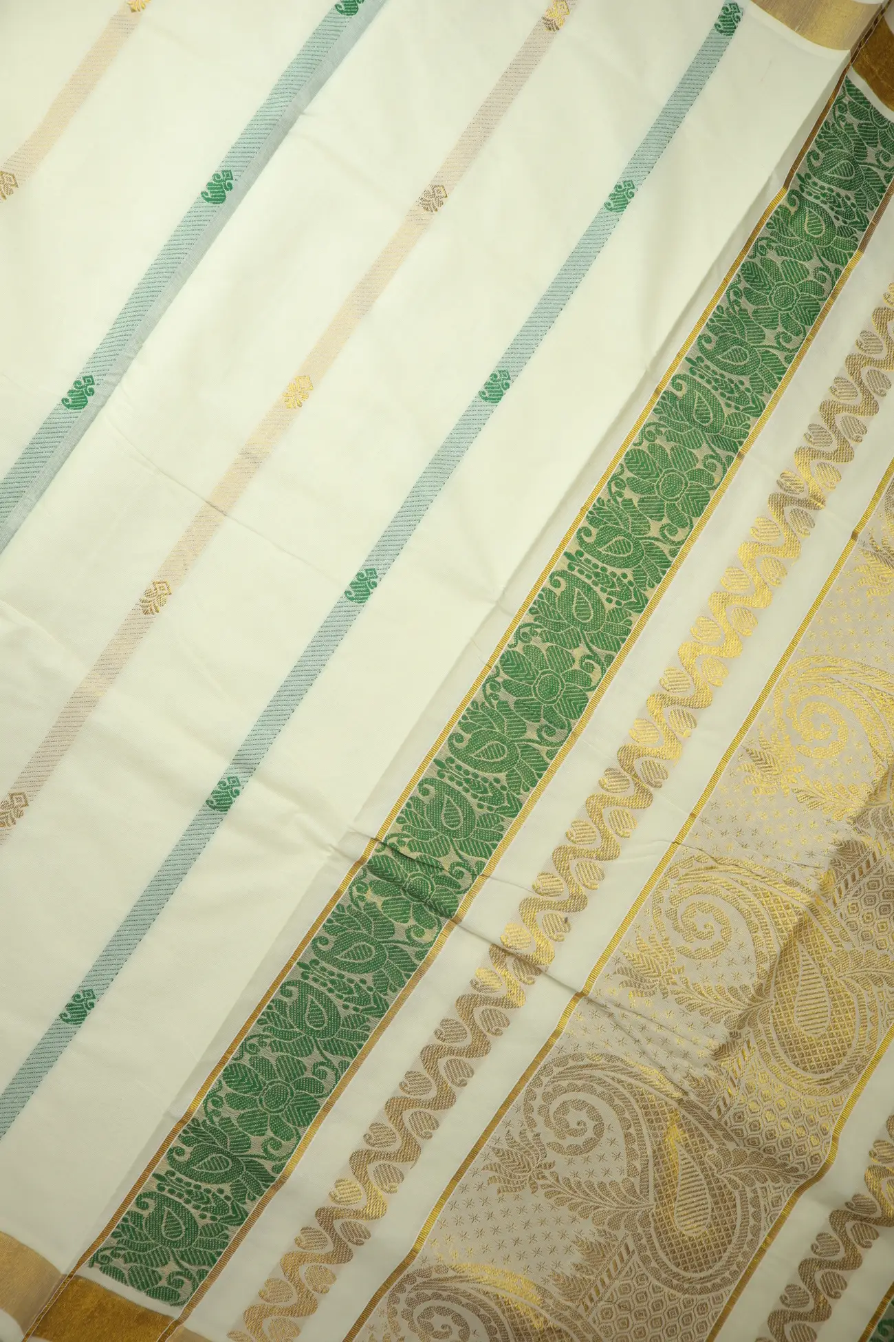 off-white-flower-mango-kerala-saree-kls000241-c