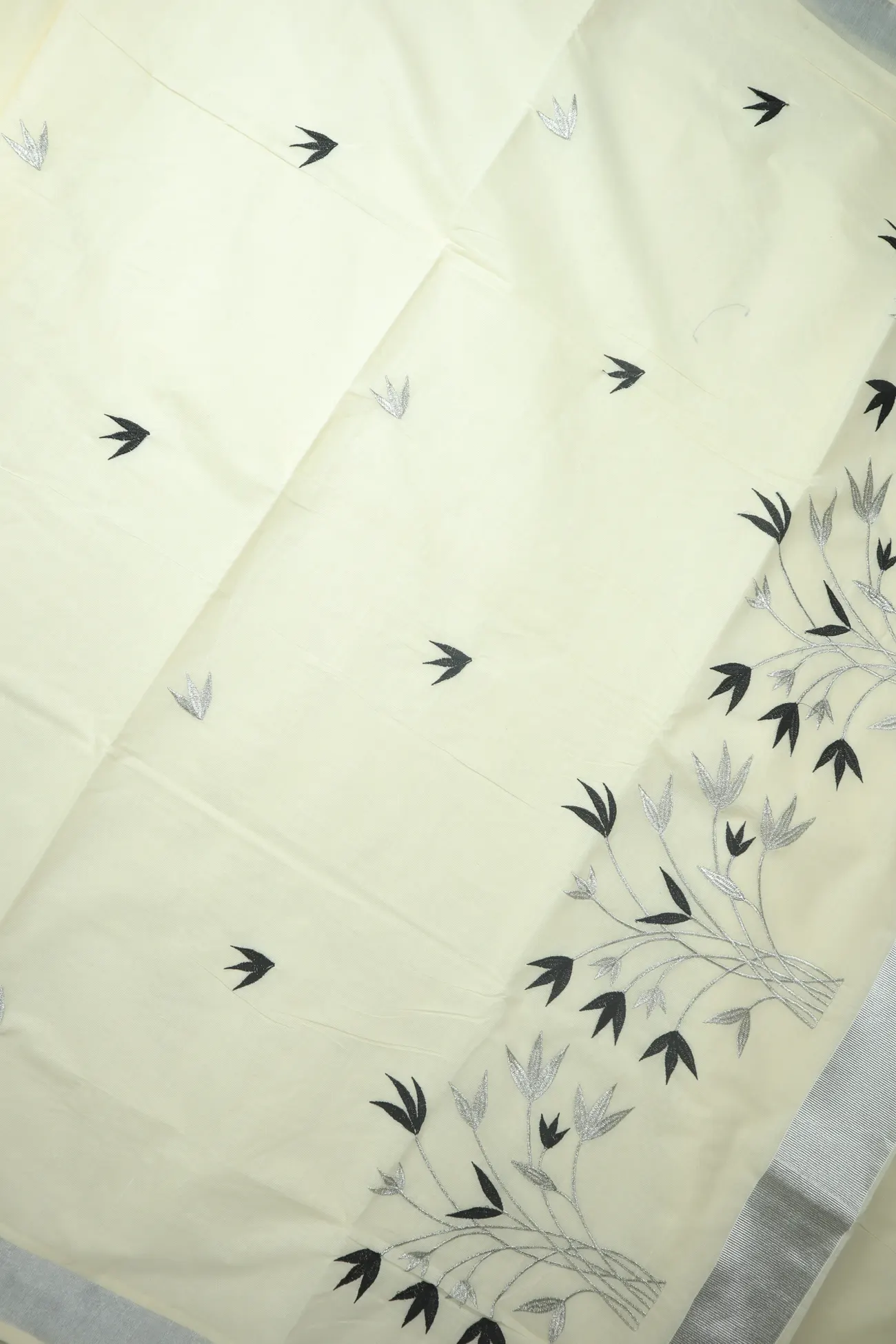 off-white-leaf-kerala-saree-kls000230-c