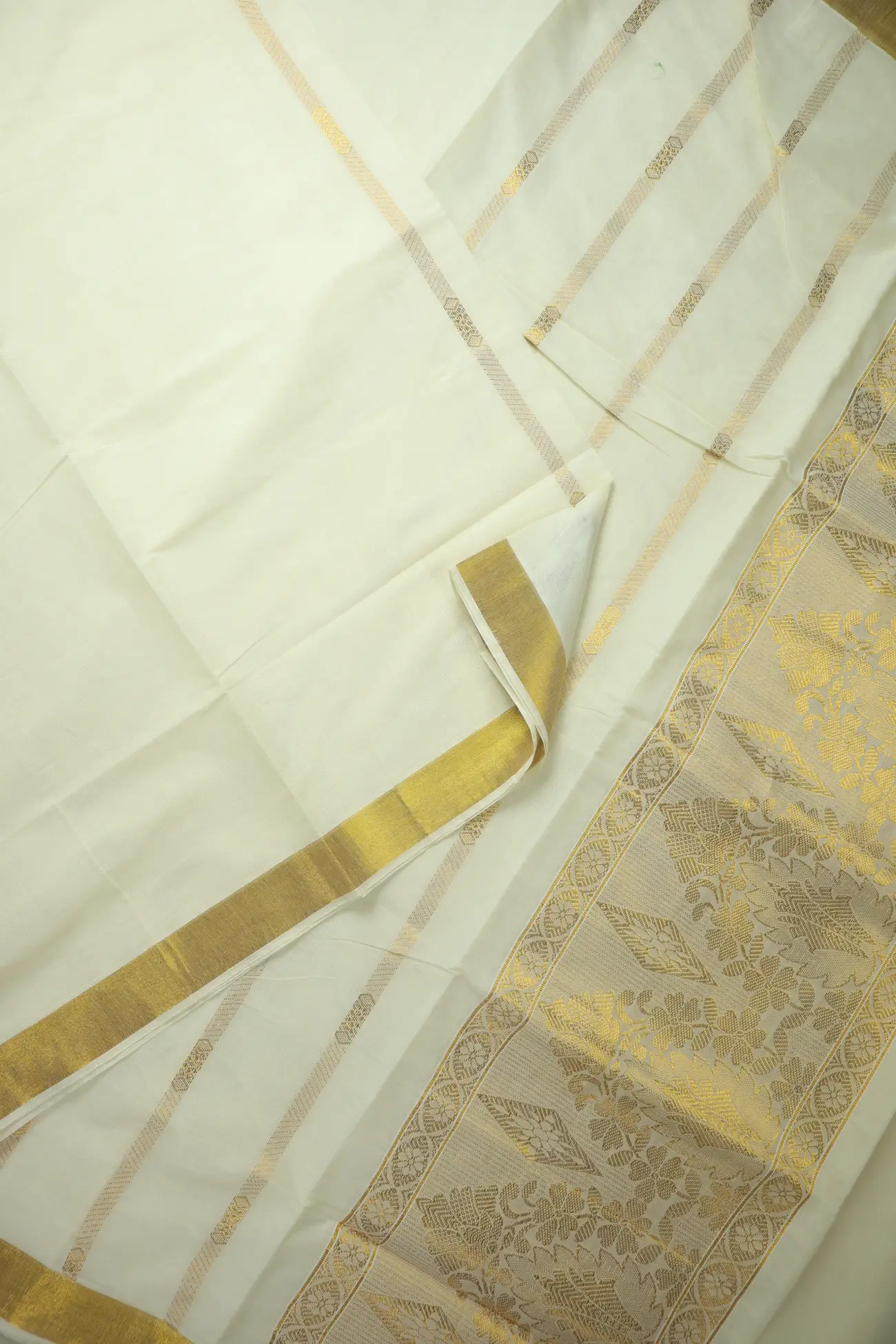 off-white-flower-kerala-saree-kls000244-b