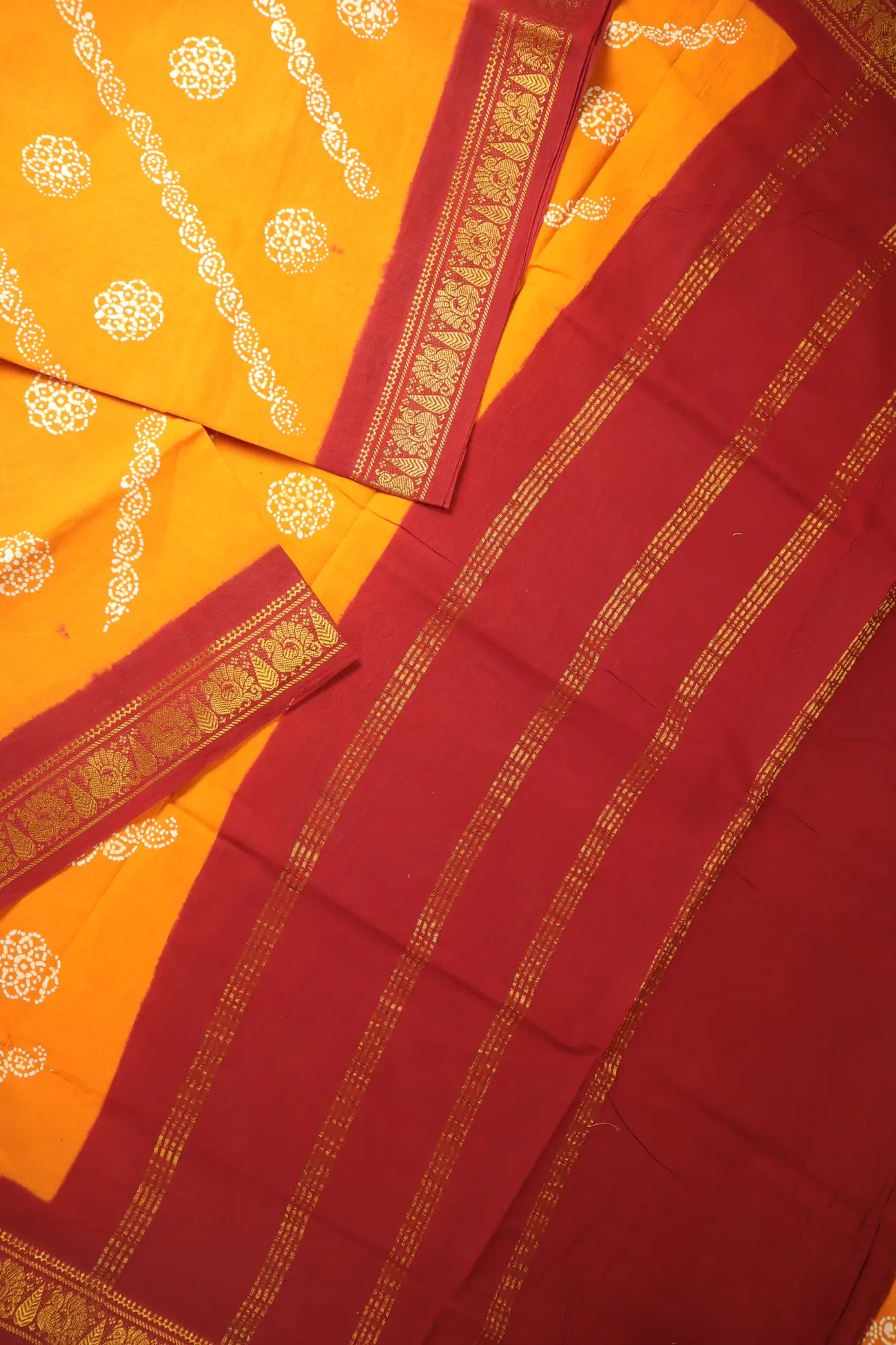 orange-flower-madurai-sungudi-saree-ss006649-b