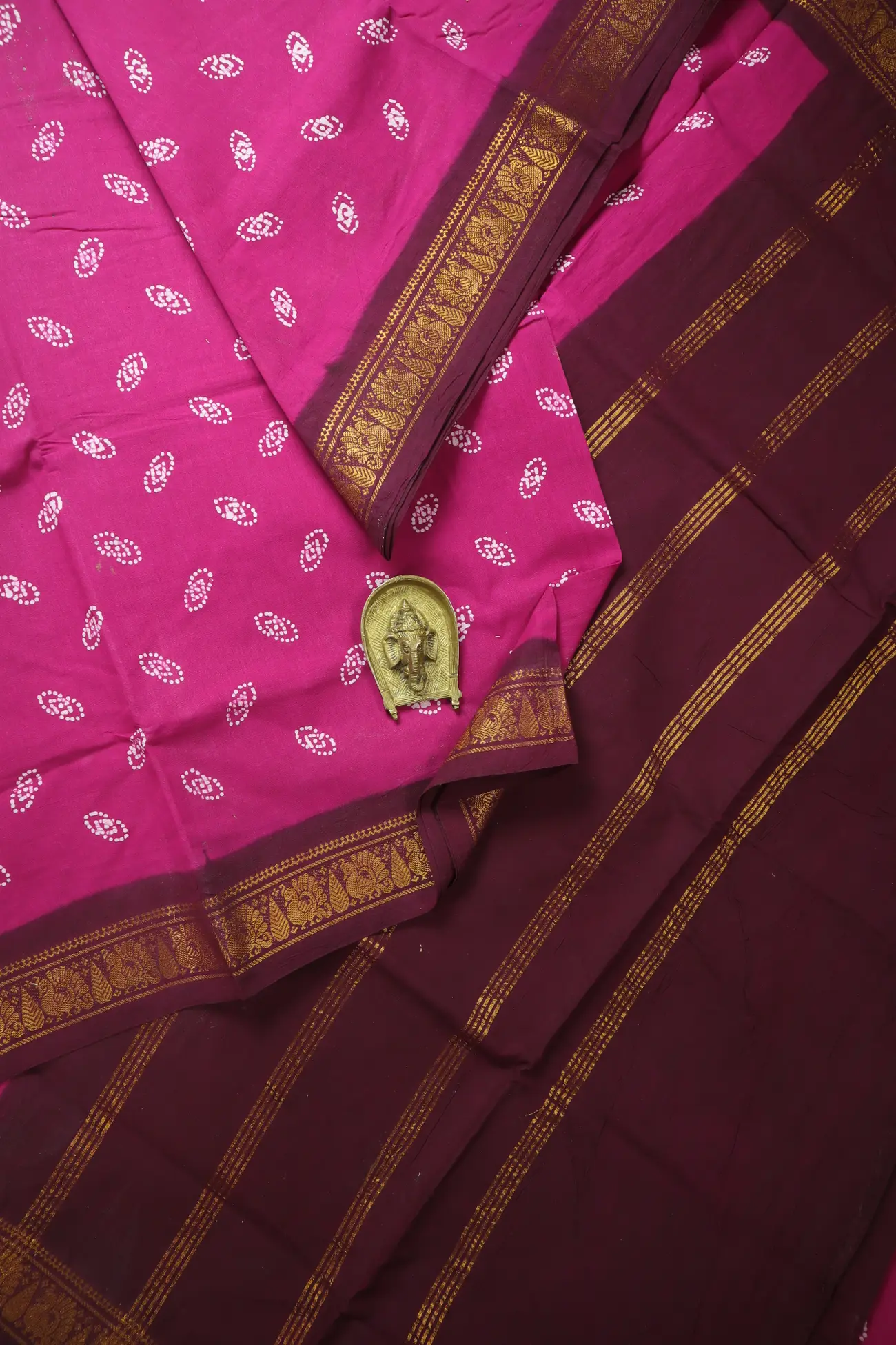 pink-dots-peacock-madurai-sungudi-saree-ss006628-a