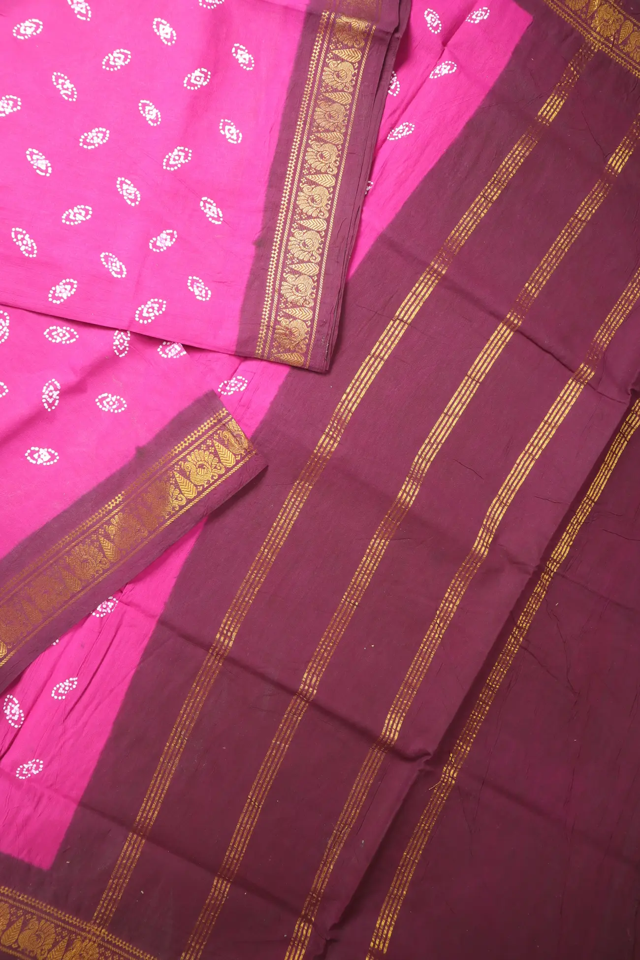 pink-dots-peacock-madurai-sungudi-saree-ss006628-b
