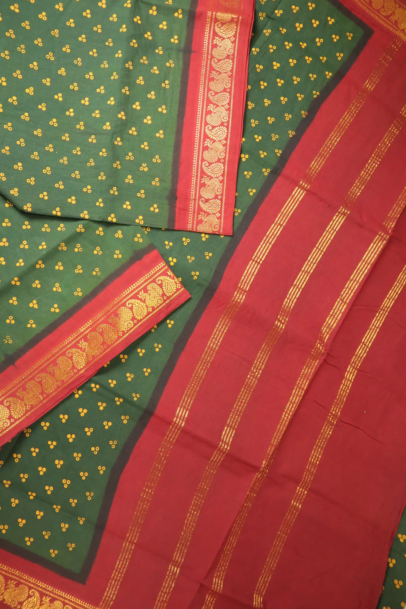 dark-green-dots-peacock-mango-madurai-sungudi-saree-ss006720-b