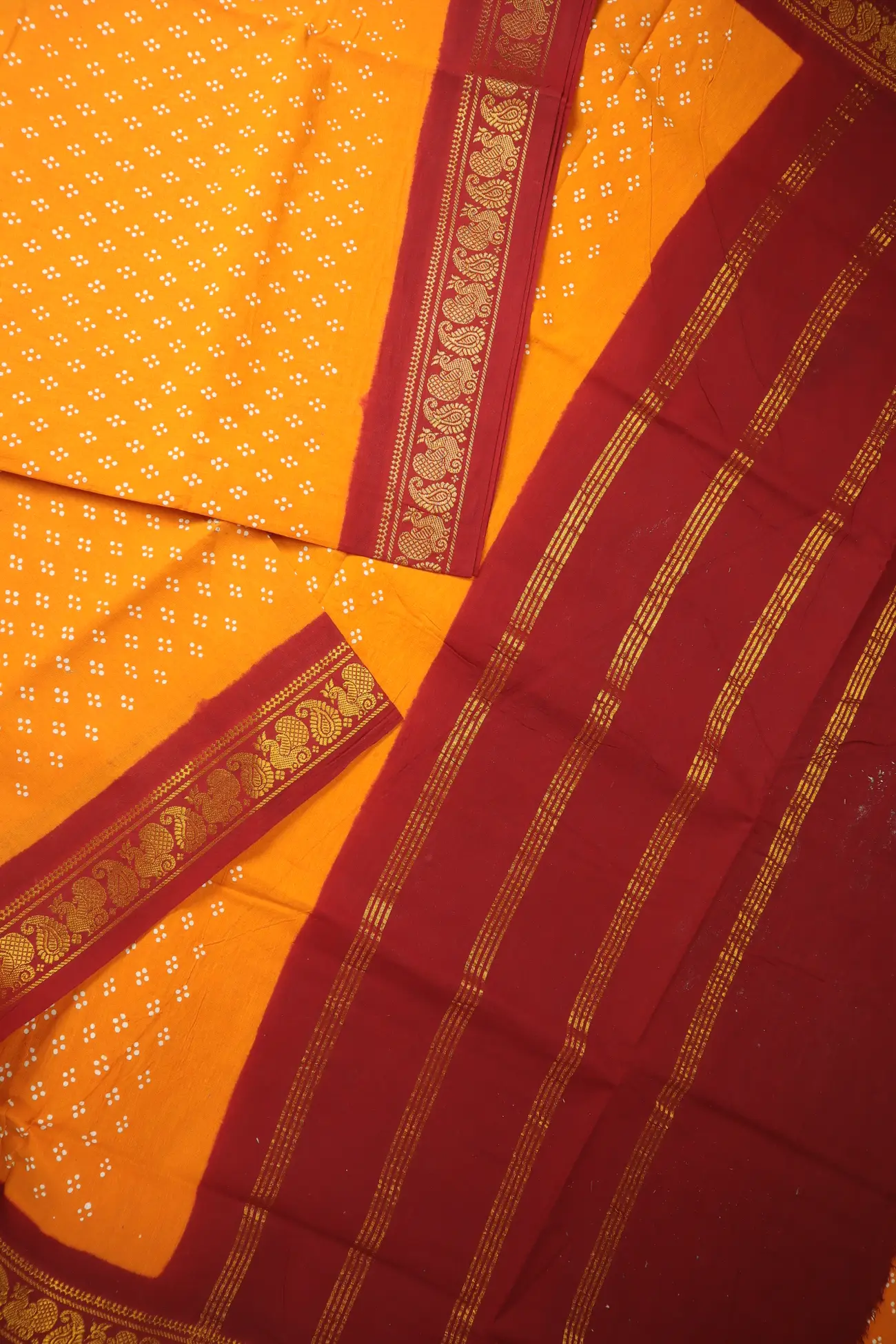 orange-dots-peacock-mango-madurai-sungudi-saree-ss006650-b