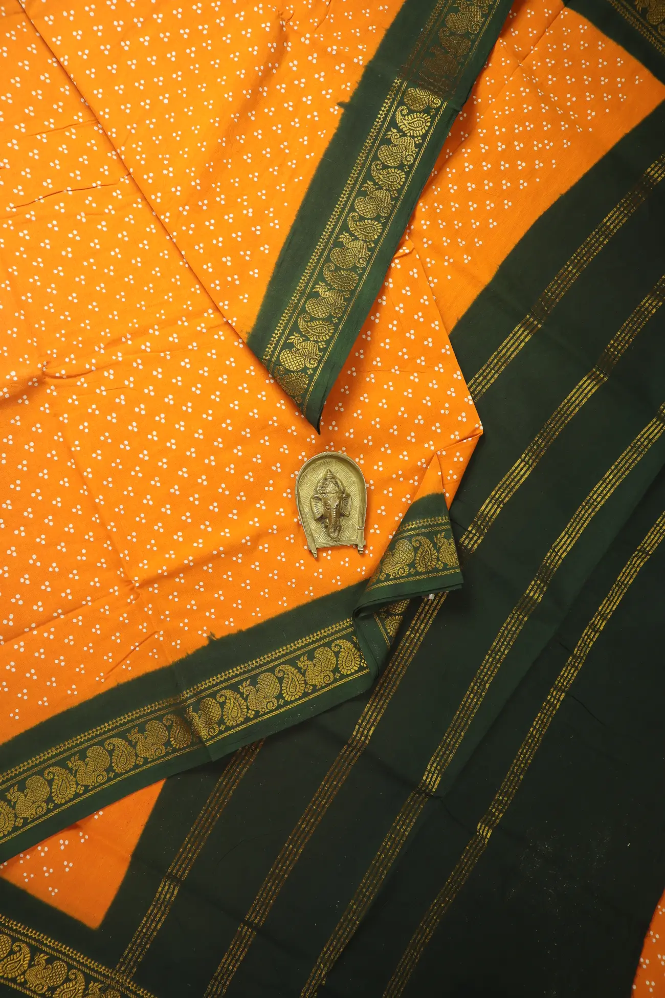 orange-peacock-mango-dots-madurai-sungudi-saree-ss006656-a
