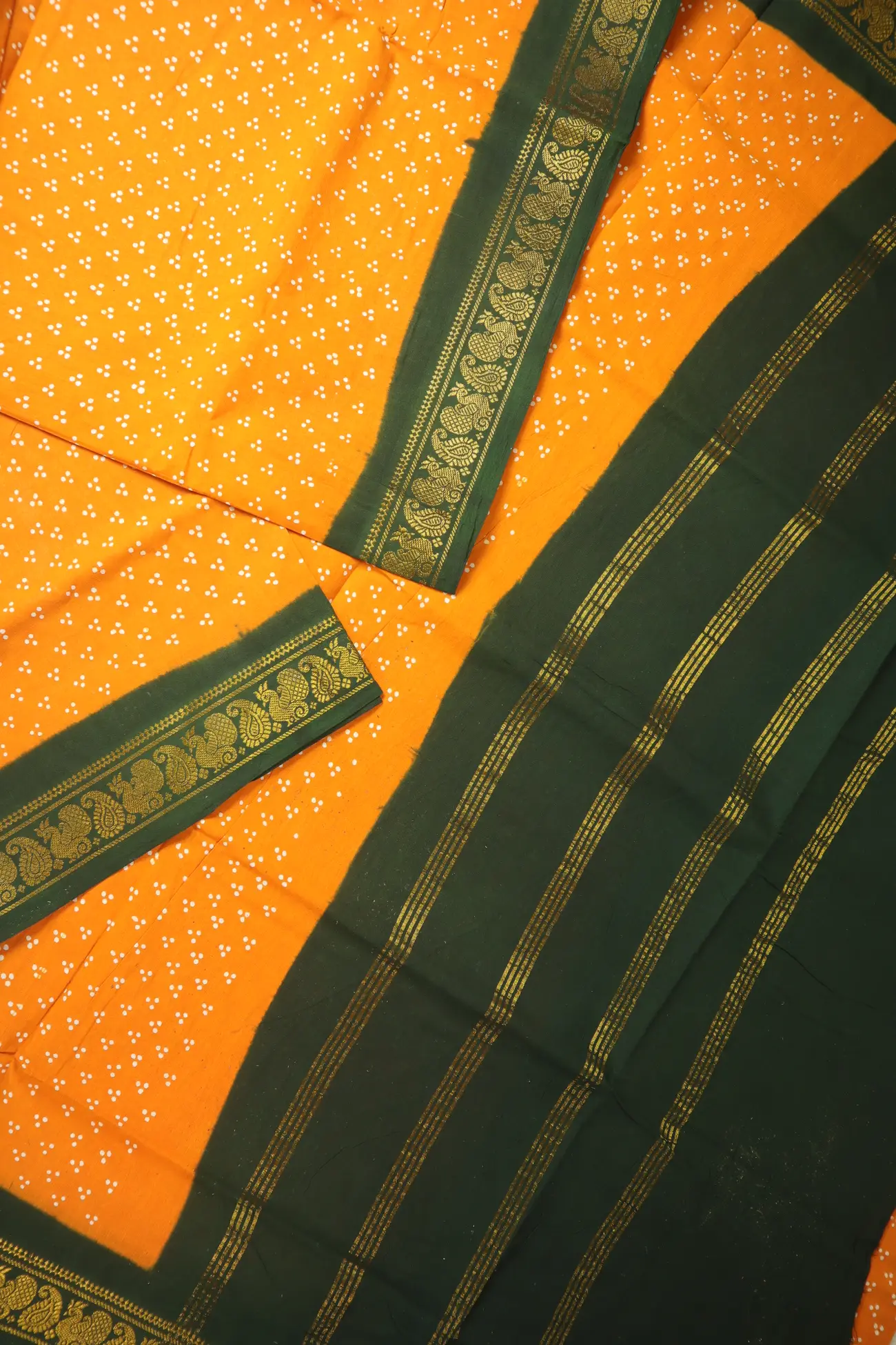 orange-peacock-mango-dots-madurai-sungudi-saree-ss006656-b