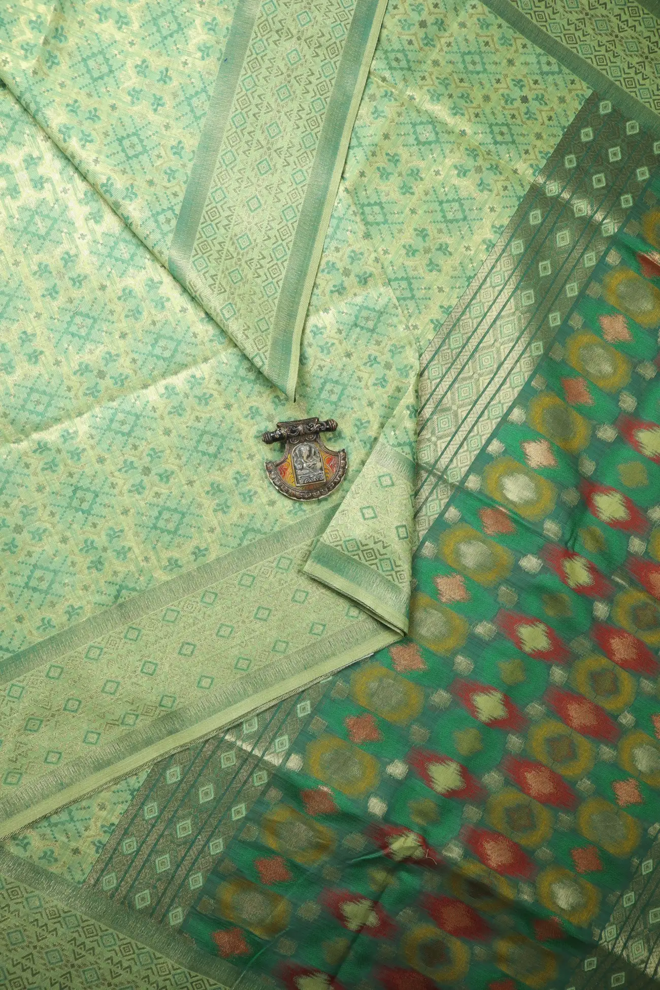 pista-green-flower-diamoned-fancy-saree-fs000040-a