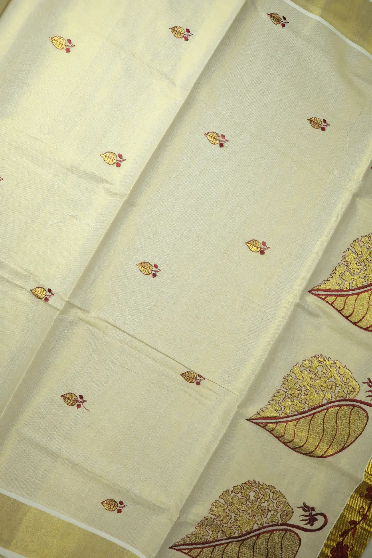 off-white-flower-kerala-saree-kls000239-c
