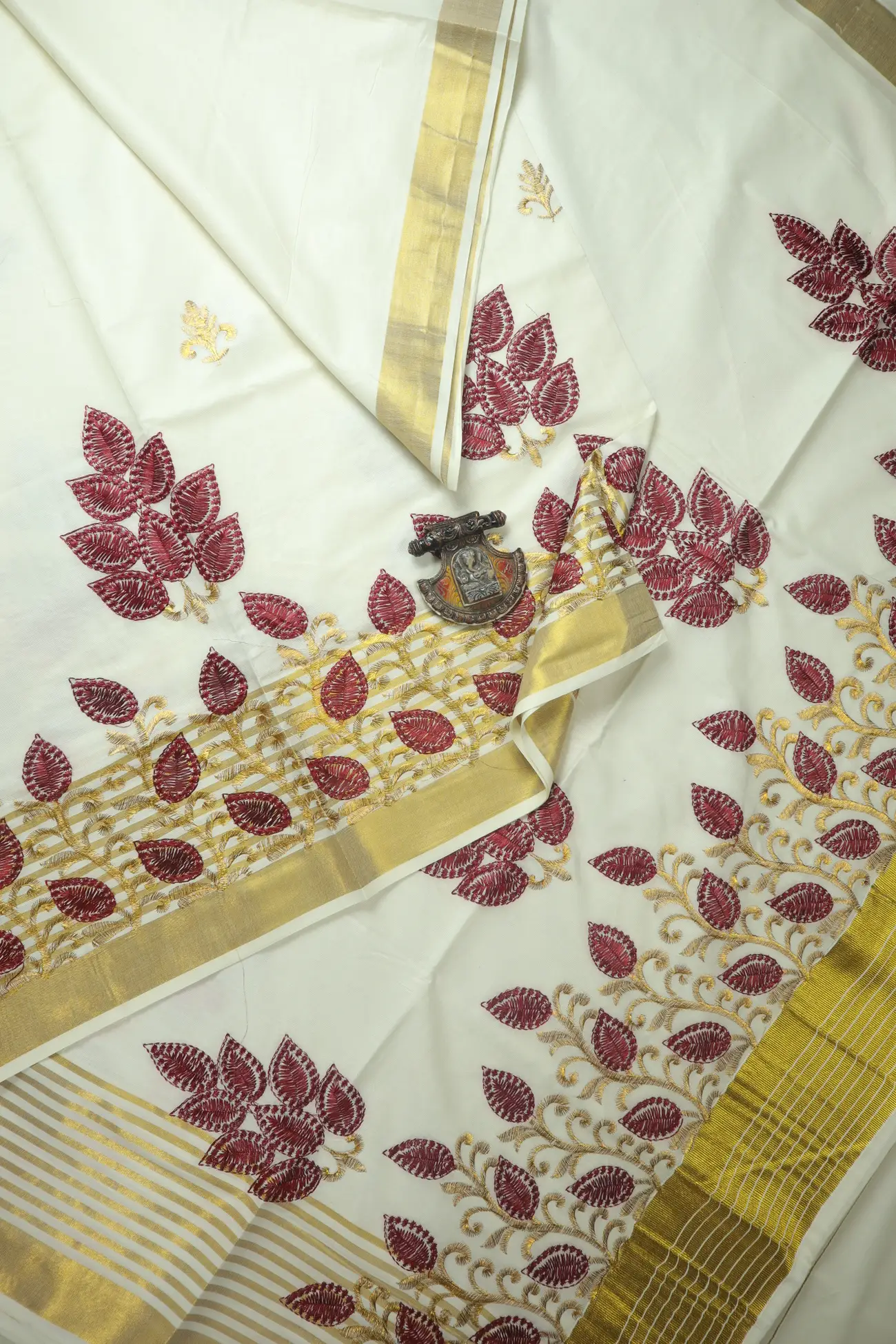 off-white-flower-kerala-saree-kls000253-a
