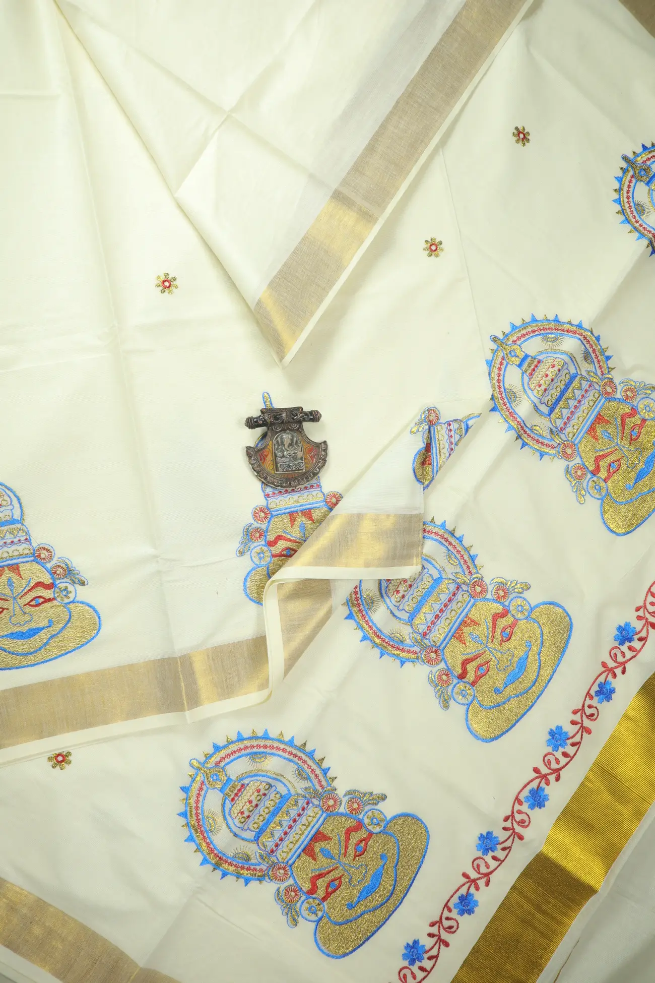 off-white-doll-kerala-saree-kls000250-a