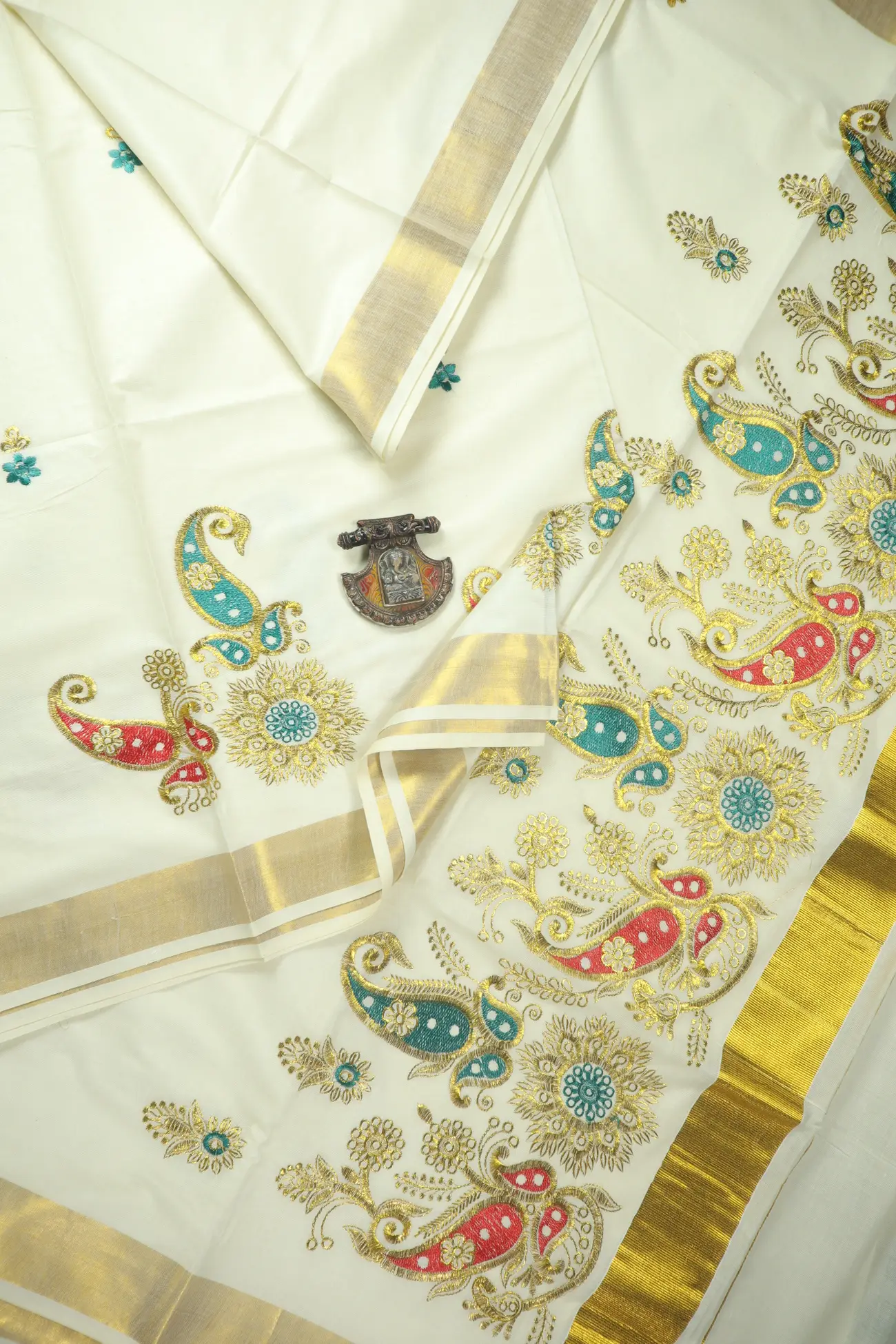 off-white-flower-kerala-saree-kls000255-a