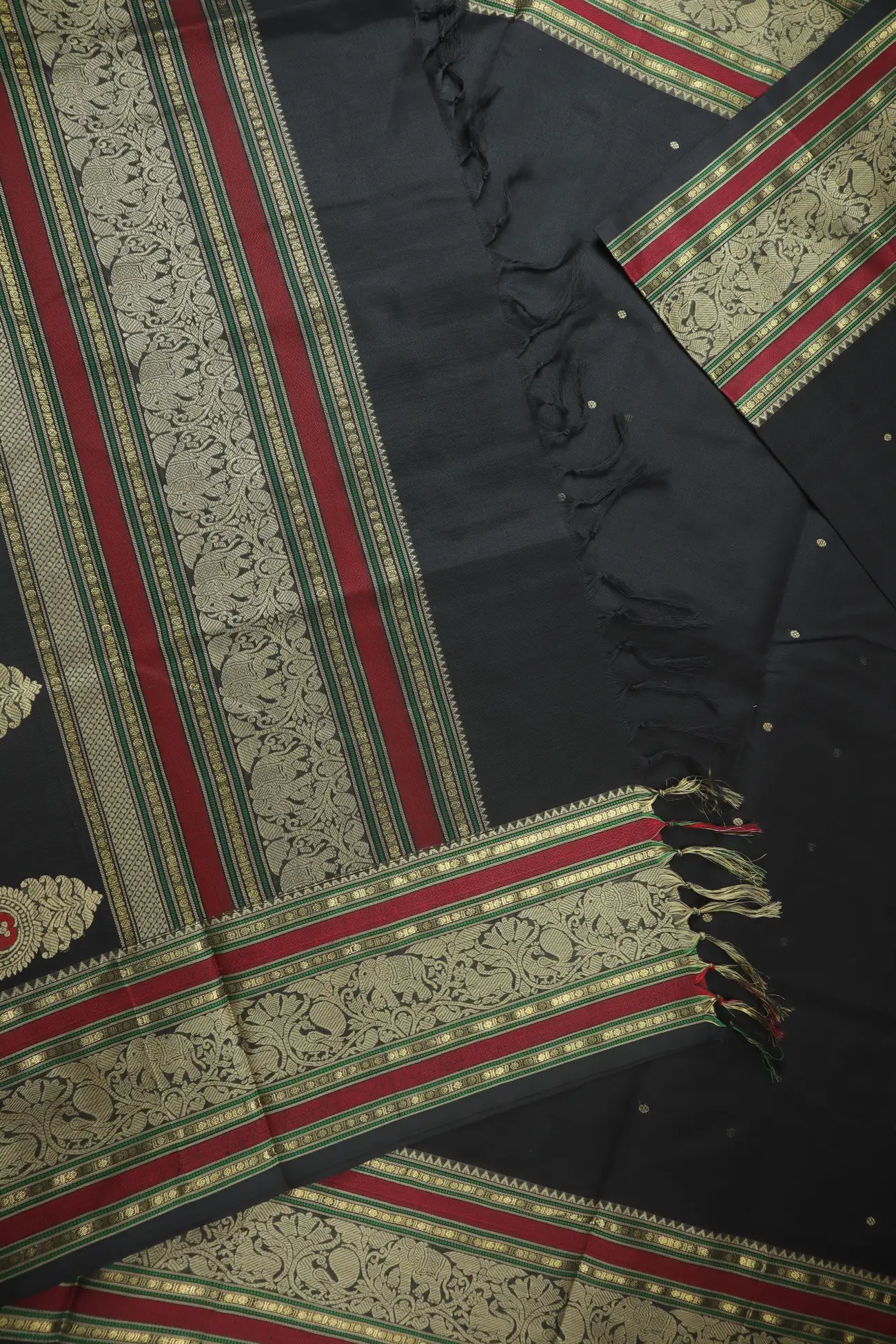 black-peacock-elephant-kanchi-silk-cotton-saree-sc003193-d