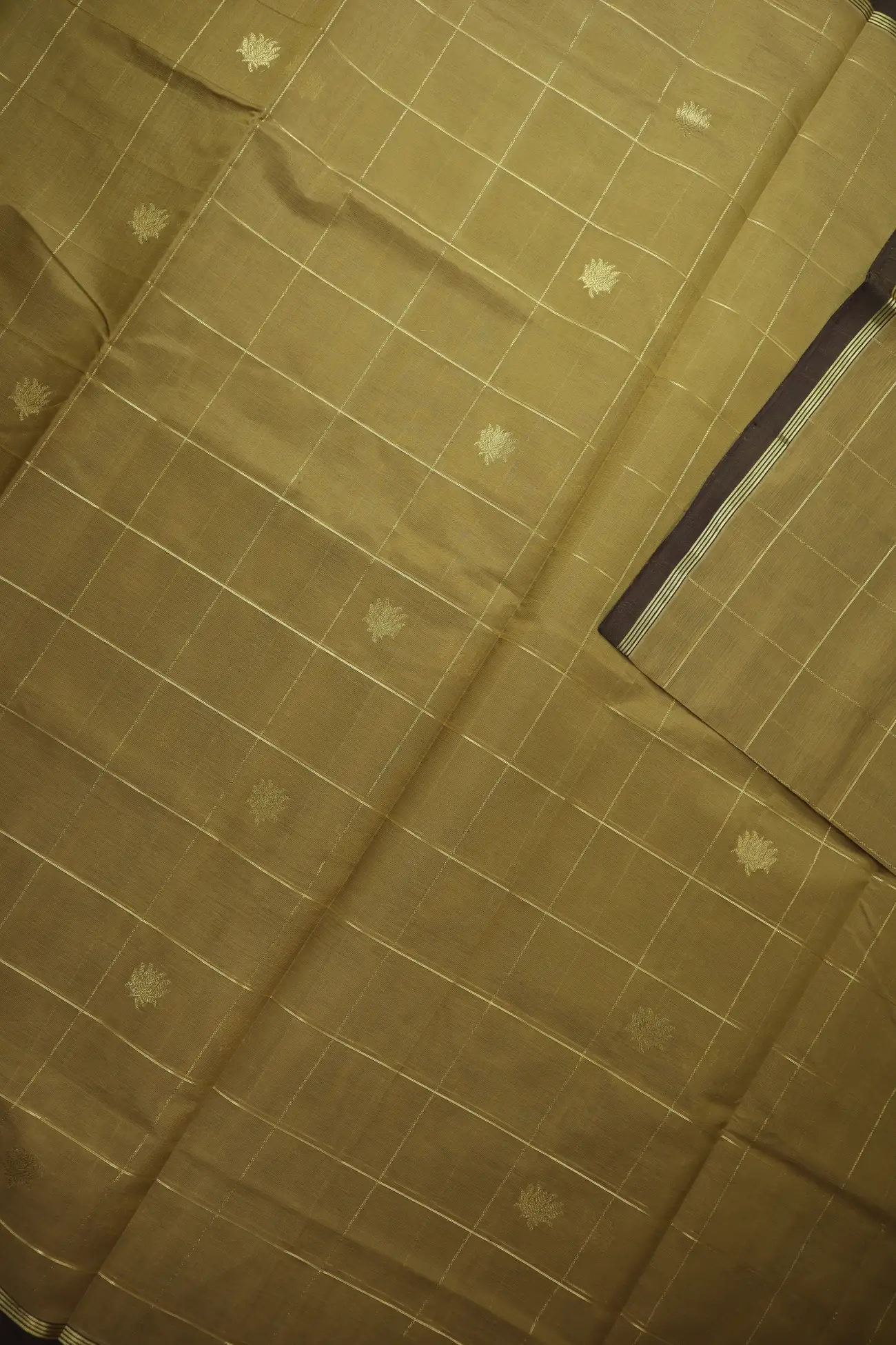 beige-lotus-checked-kanchi-silk-cotton-saree-sc003175-c