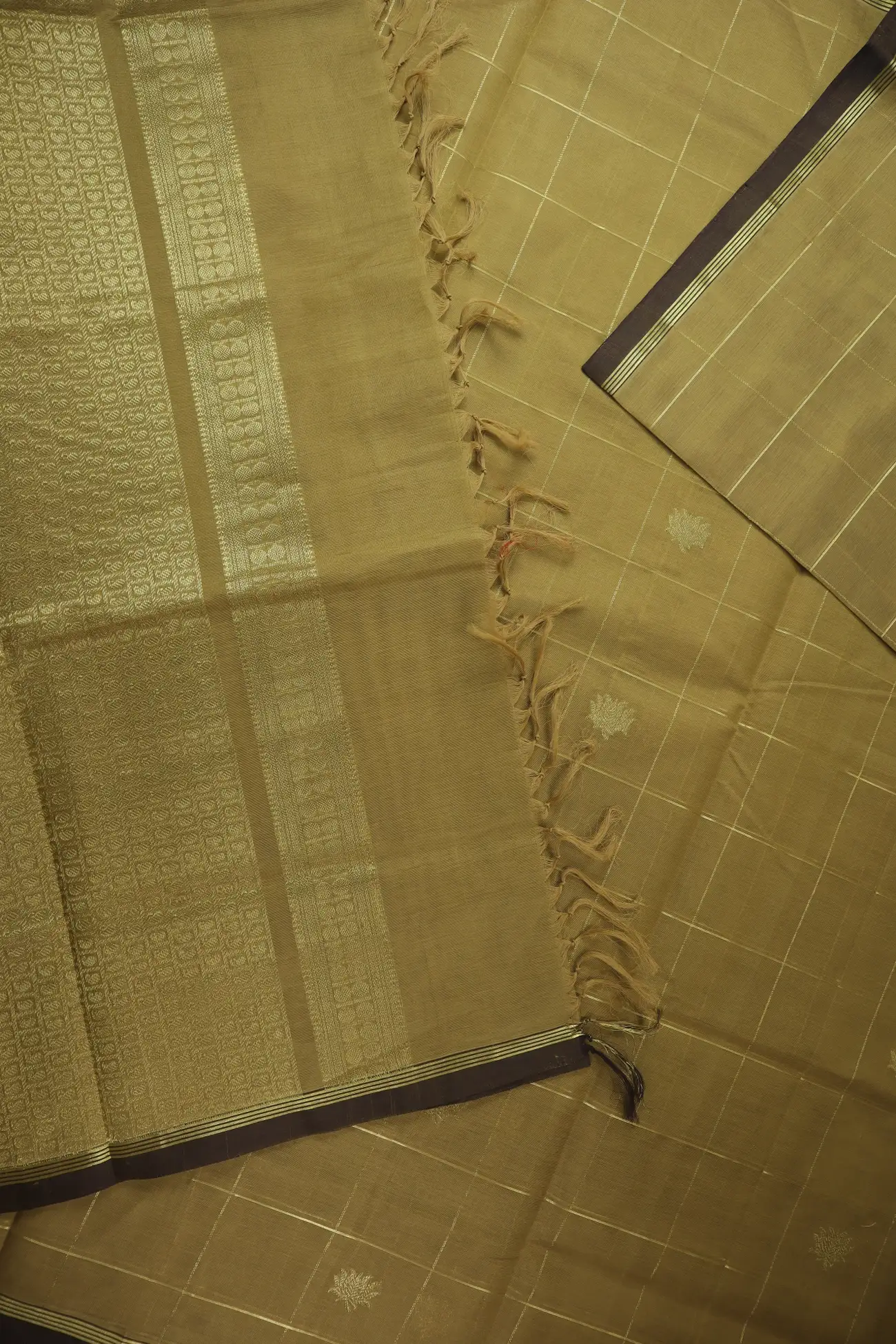 beige-lotus-checked-kanchi-silk-cotton-saree-sc003175-d