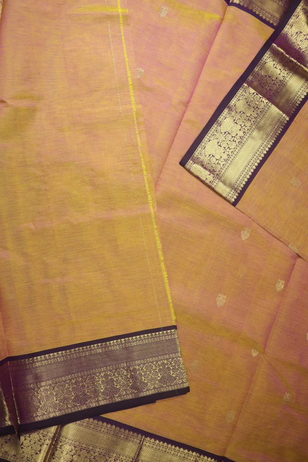 gold-iruthalai-pakshi-veera-shivaji-flower-kanchi-silk-cotton-saree-sc003237-e