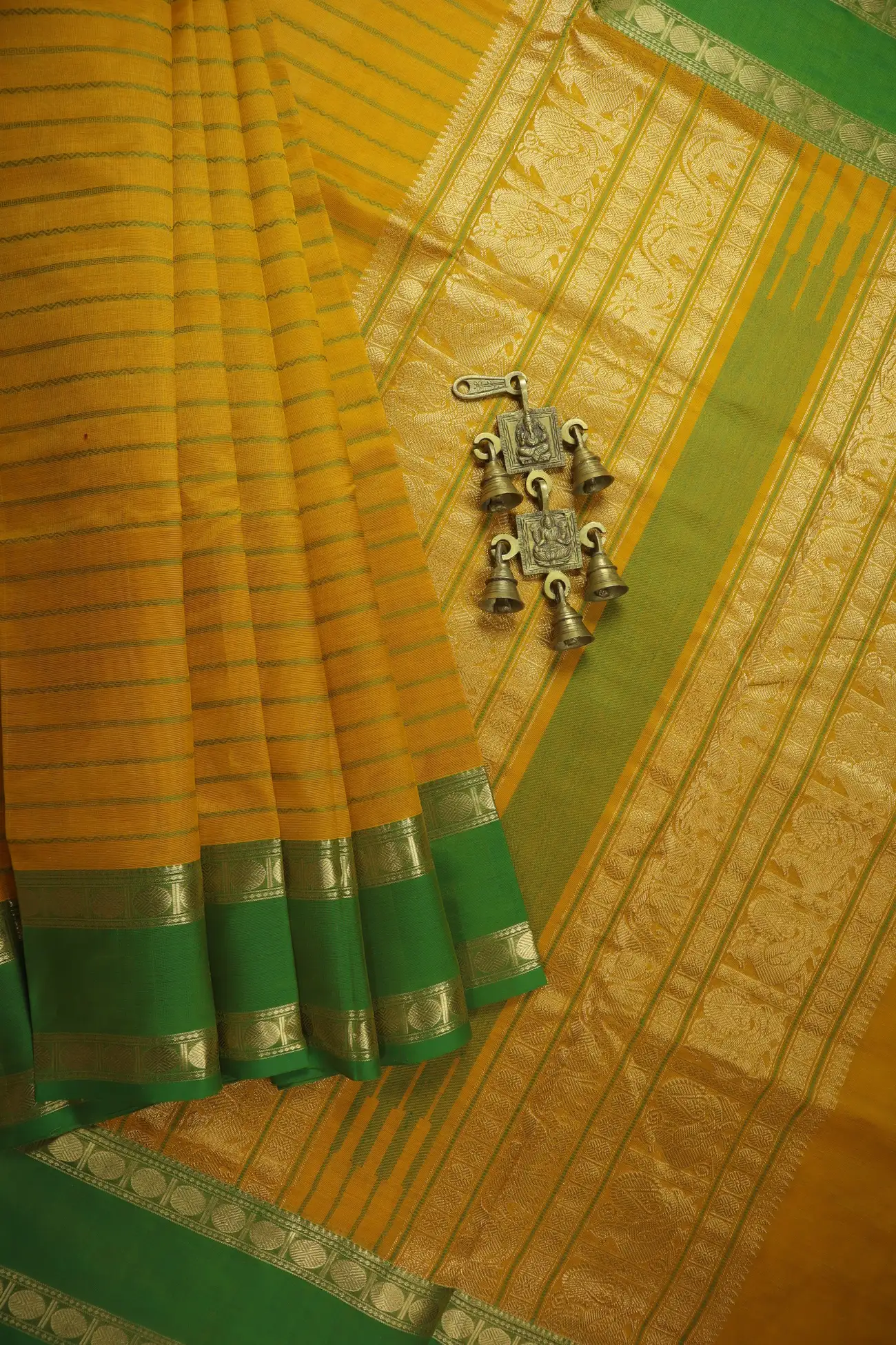 mustard-ruthratcham-veldhari-rettai-pettu-kanchi-silk-cotton-saree-sc003174-a