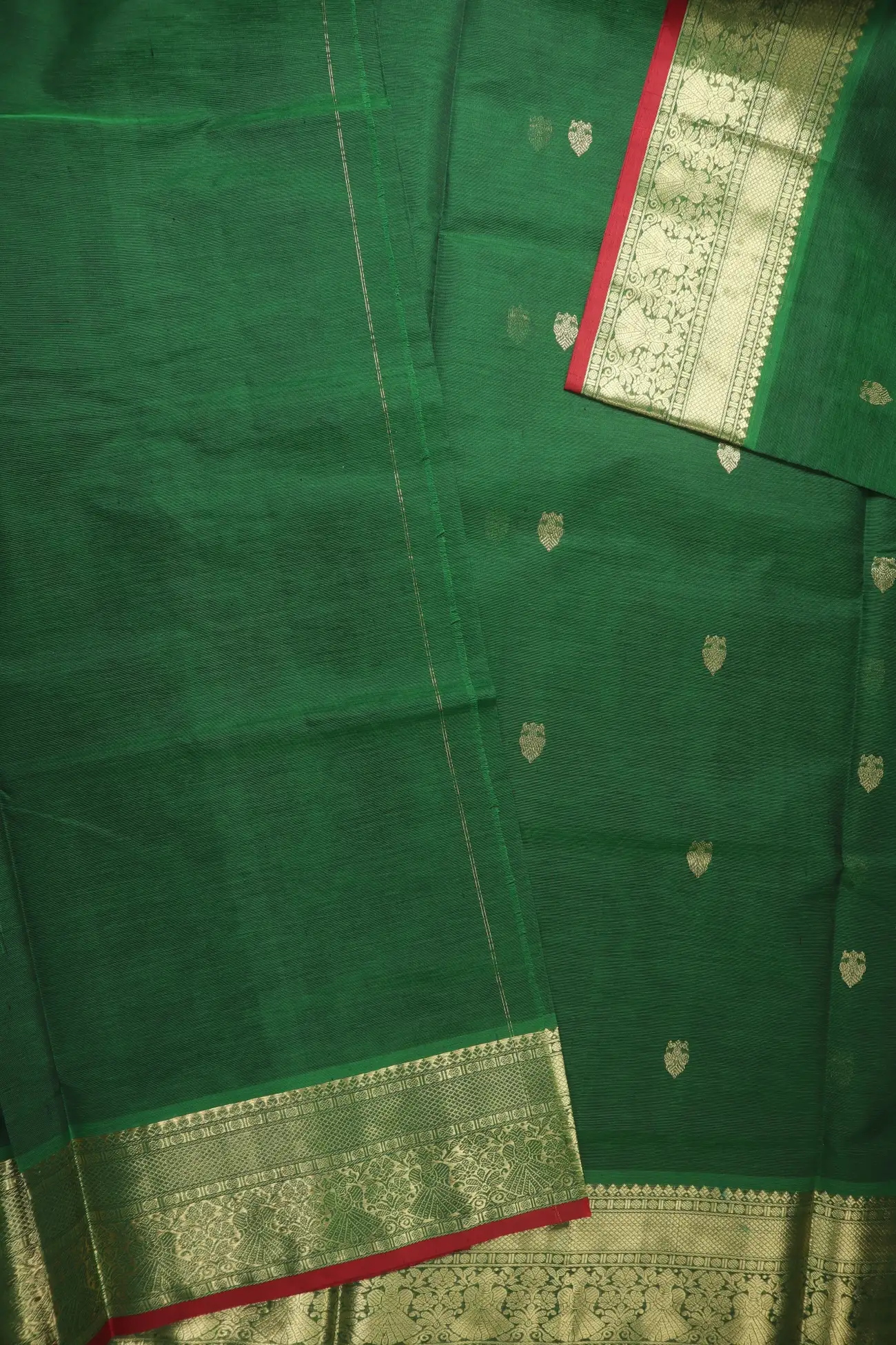 dark-green-iruthalai-pakshi-flower-ruthratcham-kanchi-silk-cotton-saree-sc003236-e