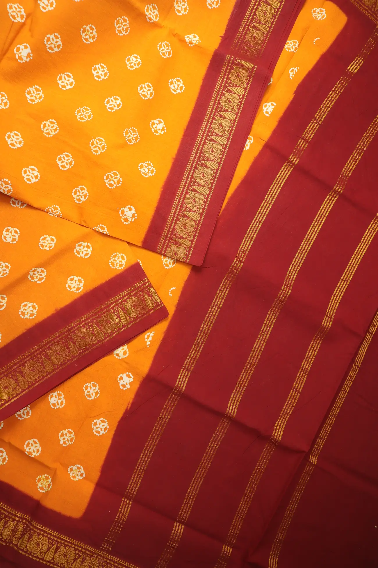 orange-red-peacock-madurai-sungudi-saree-ss006670-b