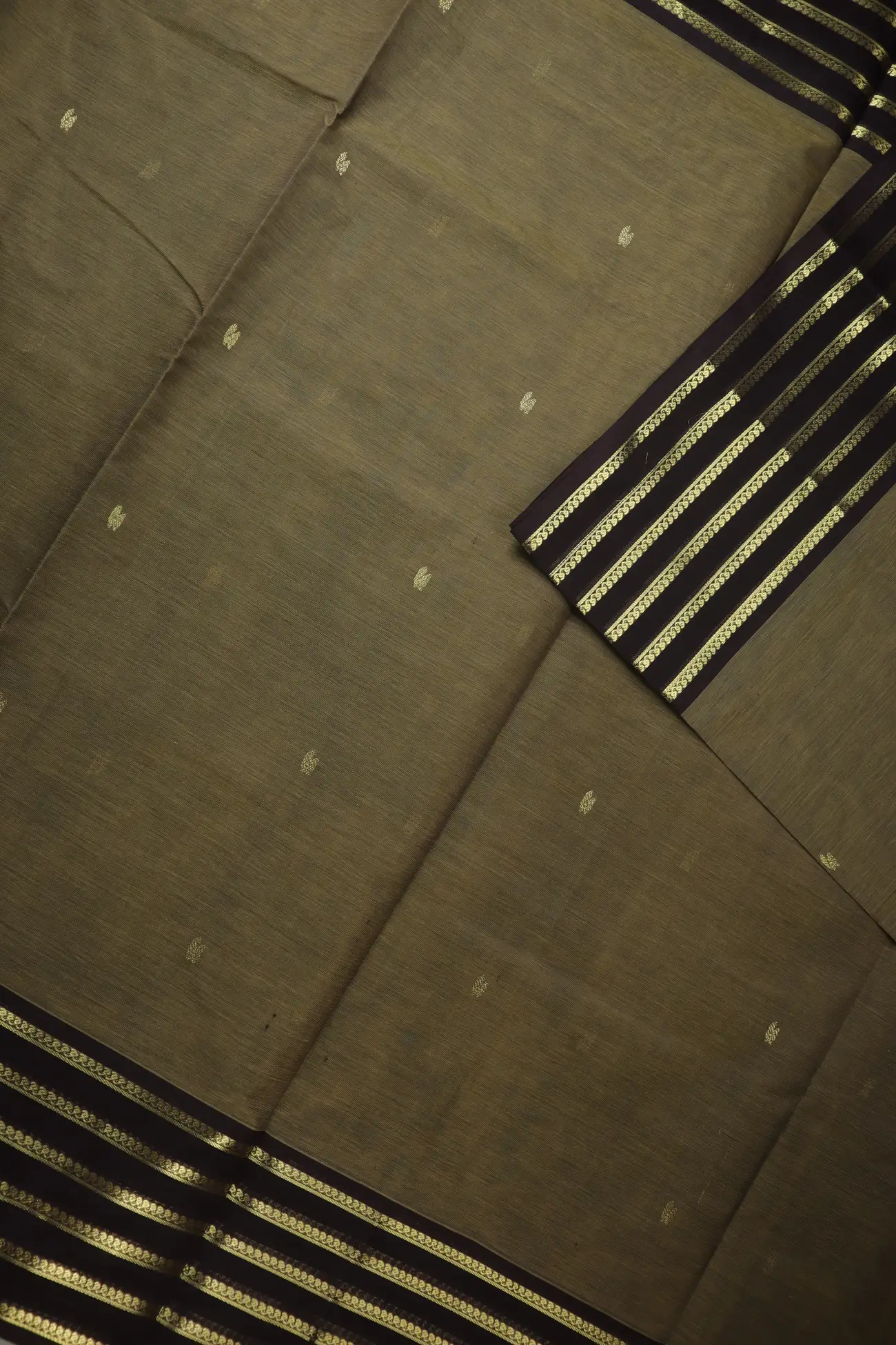 dim-gray-peacock-yazhi-kanchi-silk-cotton-saree-sc003169-c