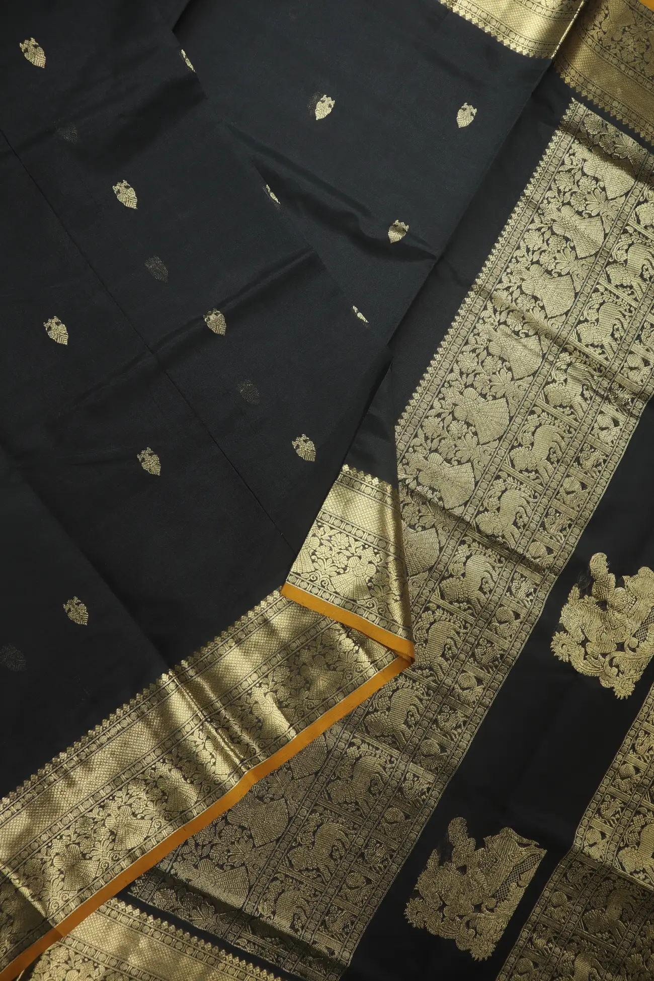 black-ruthratcham-iruthalai-pakshi-peacock-kanchi-silk-cotton-saree-sc003235-b