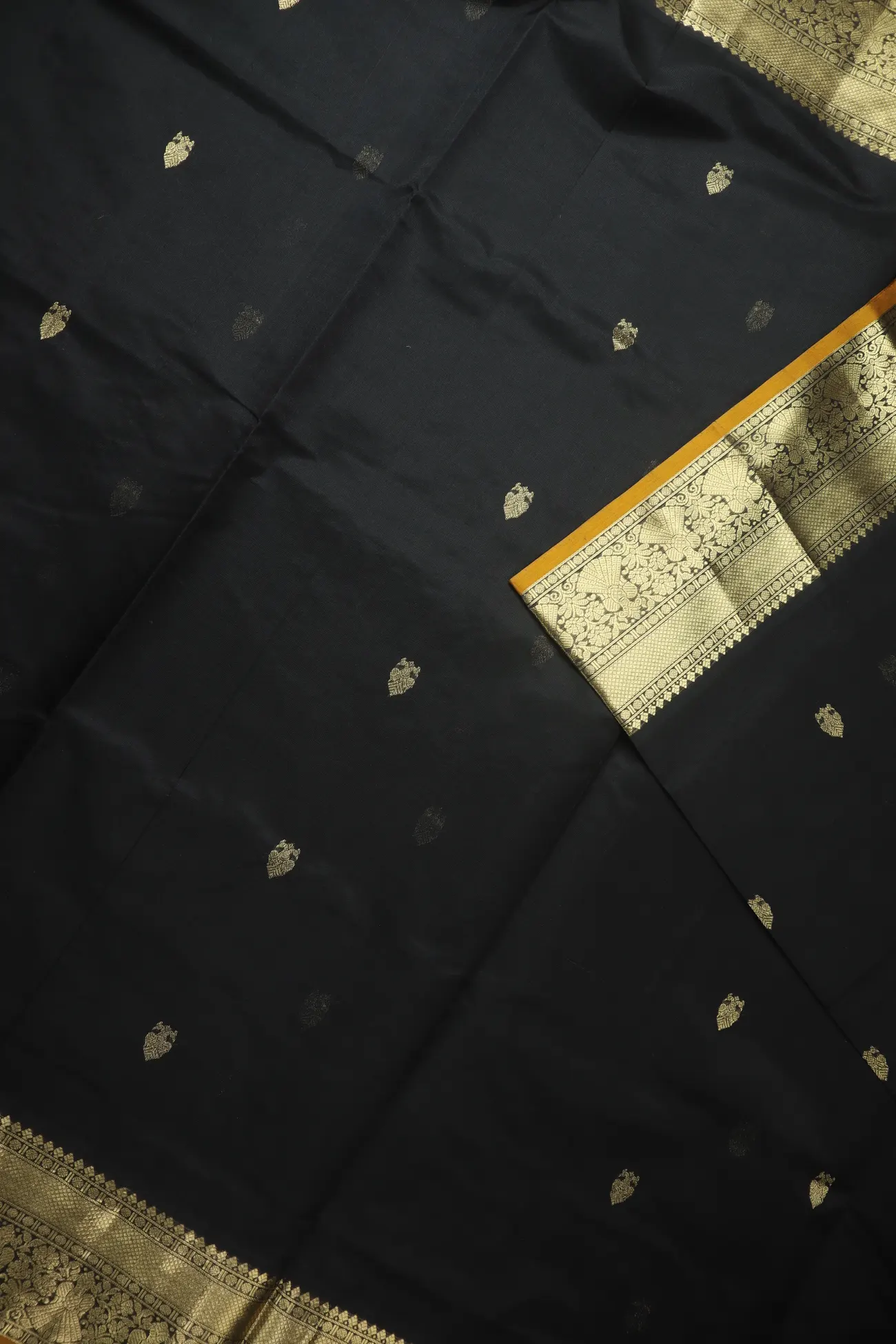 black-ruthratcham-iruthalai-pakshi-peacock-kanchi-silk-cotton-saree-sc003235-c