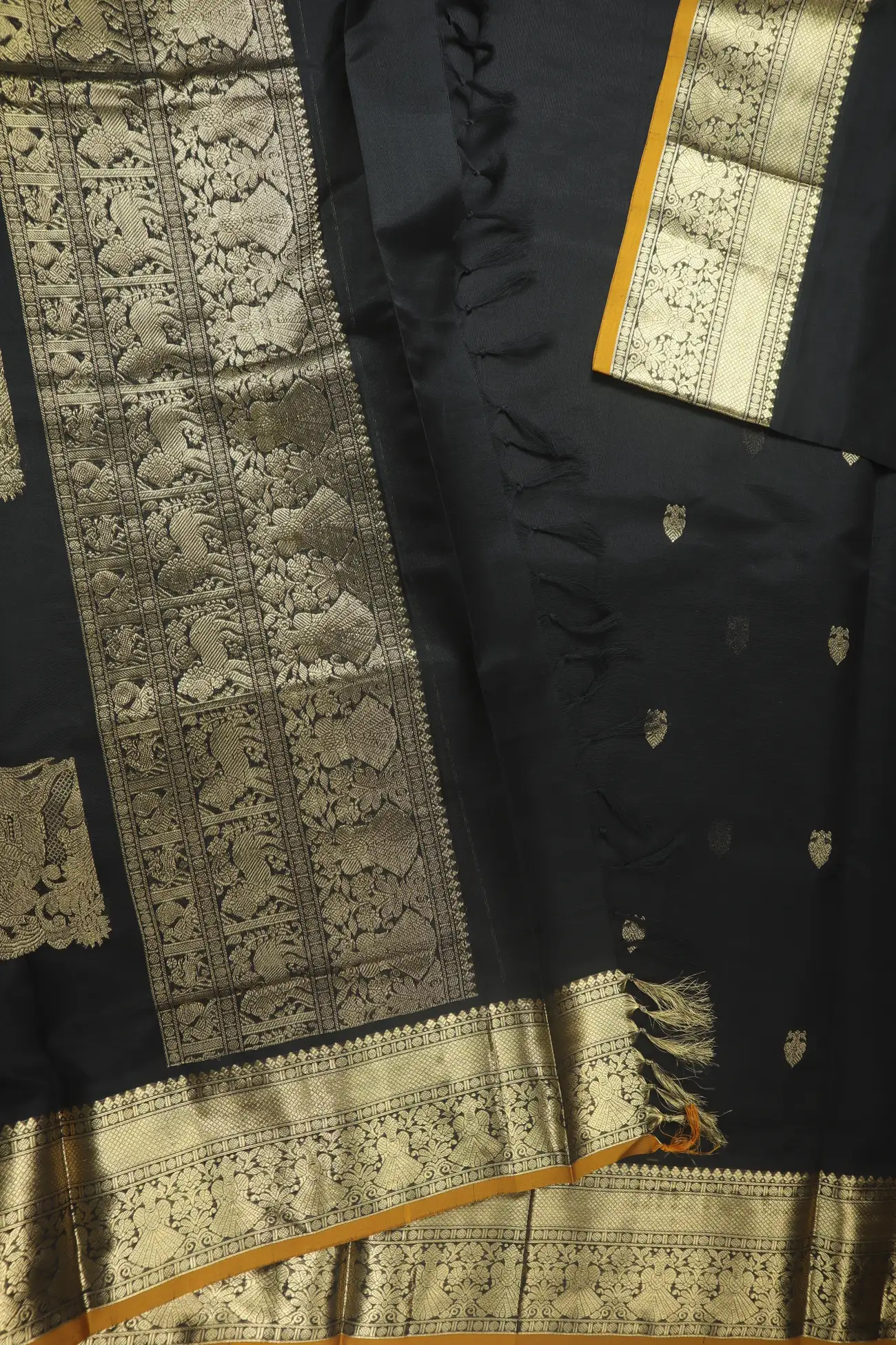 black-ruthratcham-iruthalai-pakshi-peacock-kanchi-silk-cotton-saree-sc003235-d