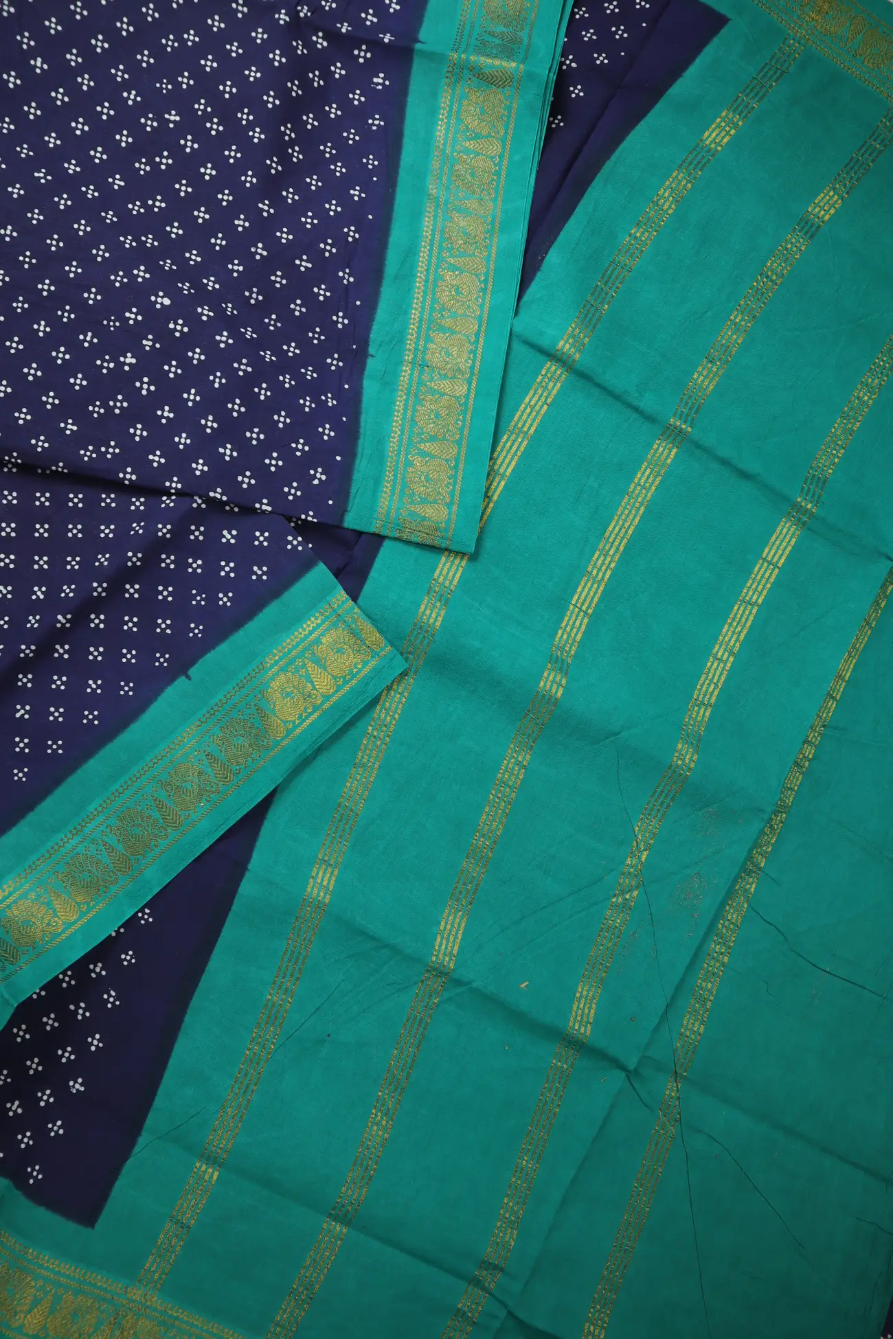navy-peacock-madurai-sungudi-saree-ss006620-b